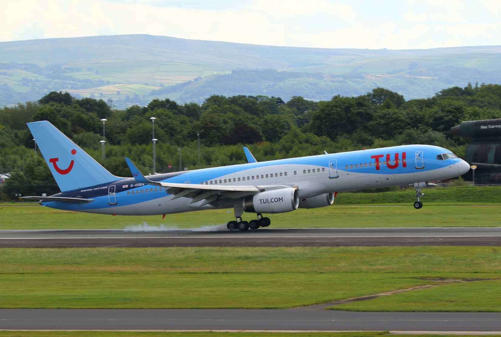 TUI B757 G-OOBN