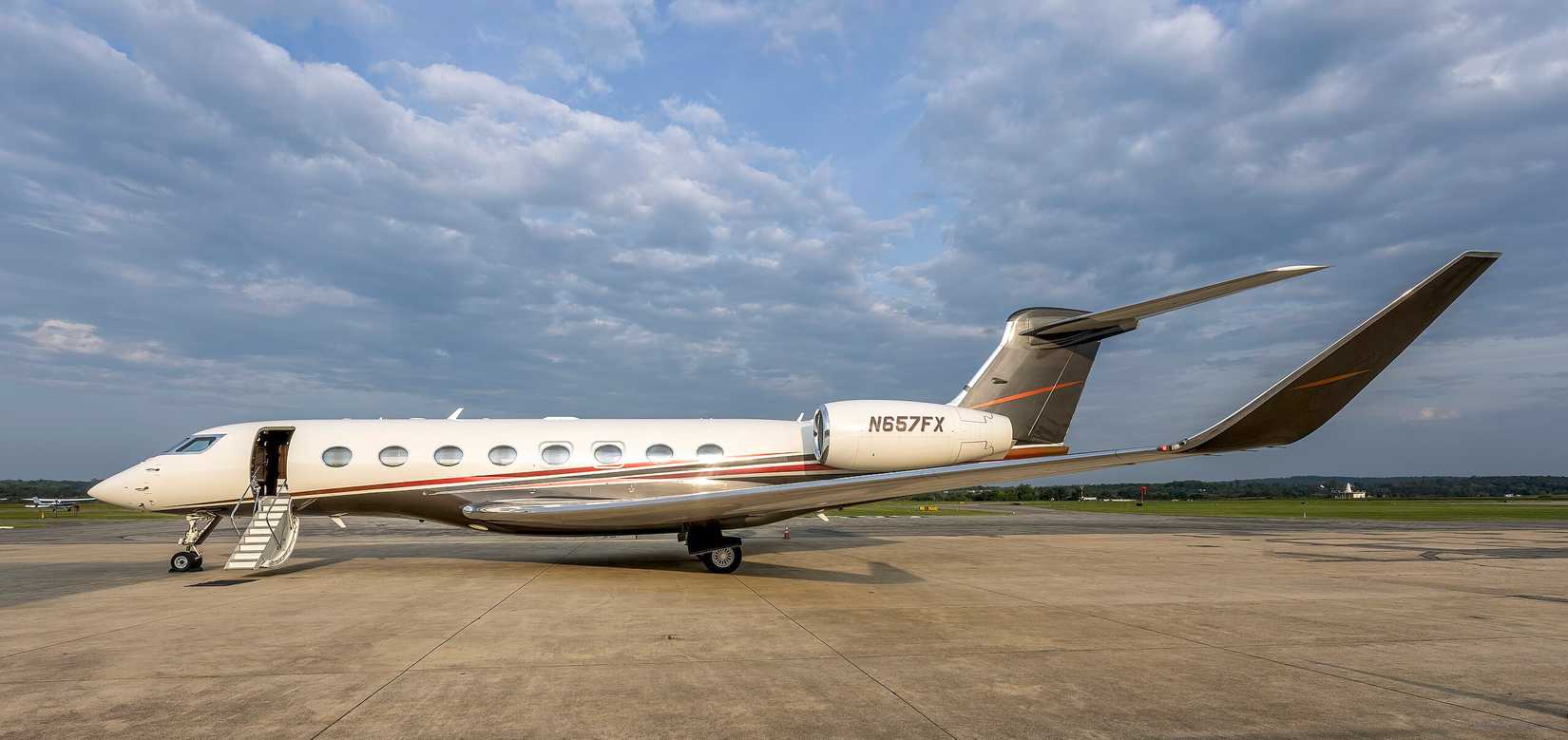 California Vs Florida: Which Private Jet Pilots Get Paid More?