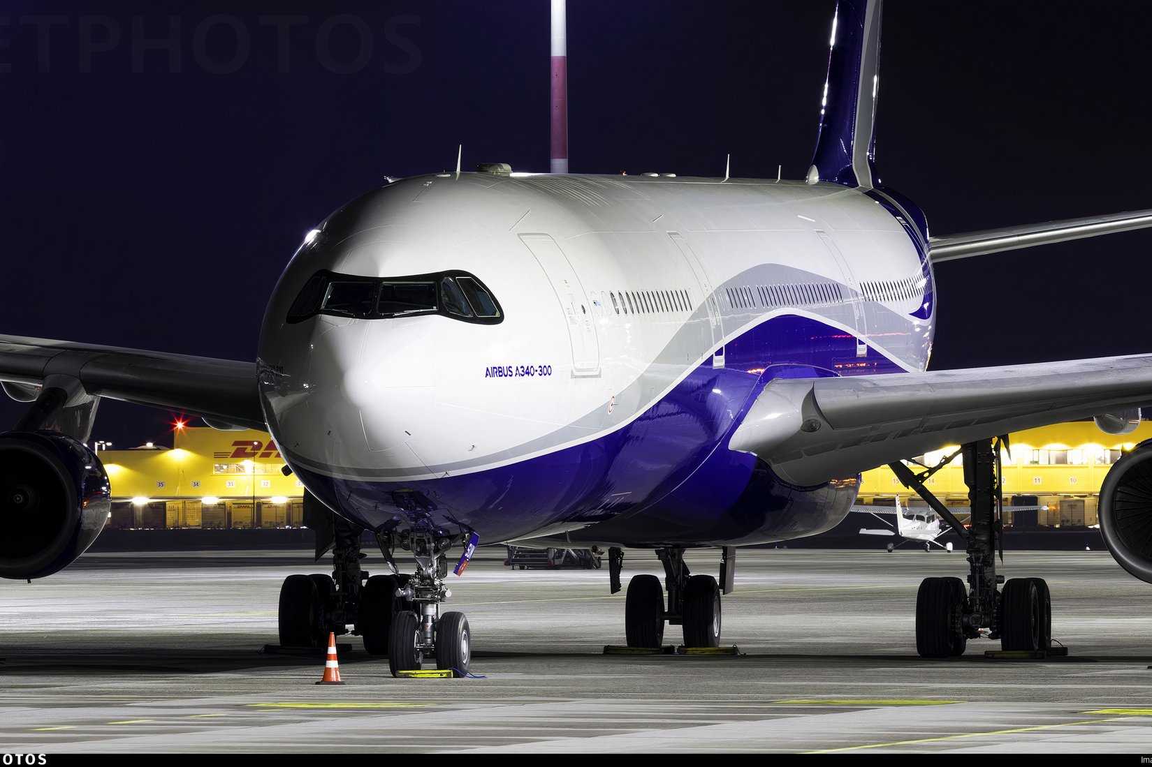 A350 Racoon Mask Why Delta Air Lines' Airbus A321neos Have Raccoon Masks But American ...
