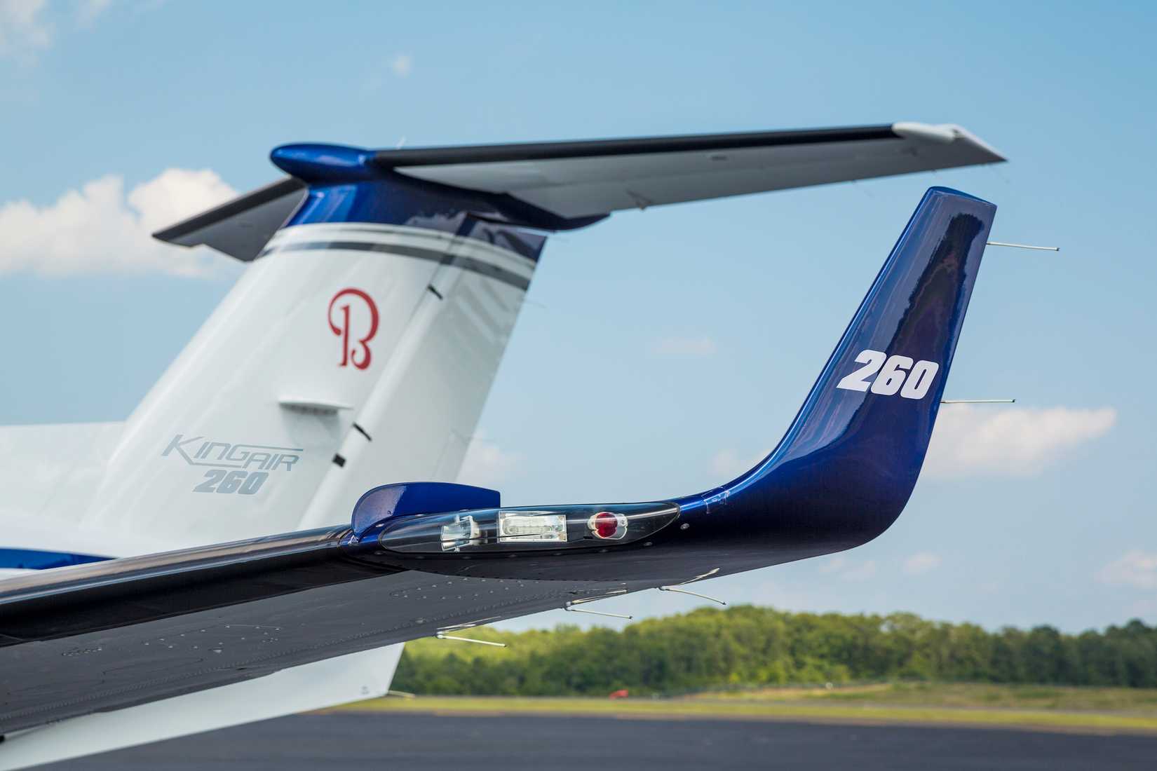 King Air 260 wingtip