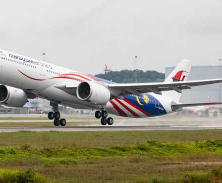 马来西亚航空 A330neo 裁剪 Shutterstock_2566458611