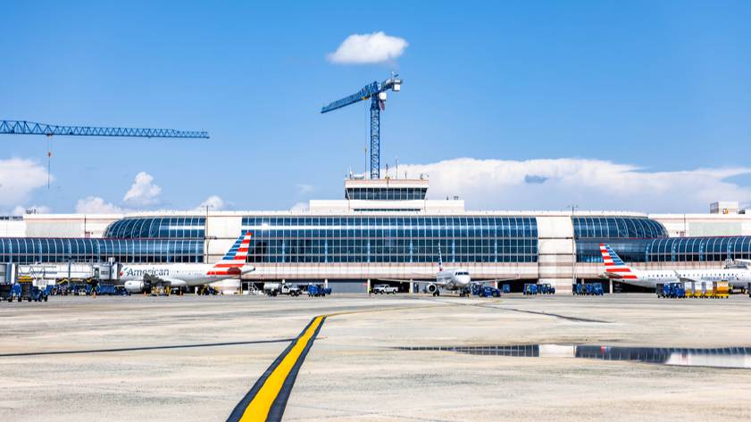 Man Arrested After Breaching Security & Walking On Tarmac At Charlotte Douglas International Airport