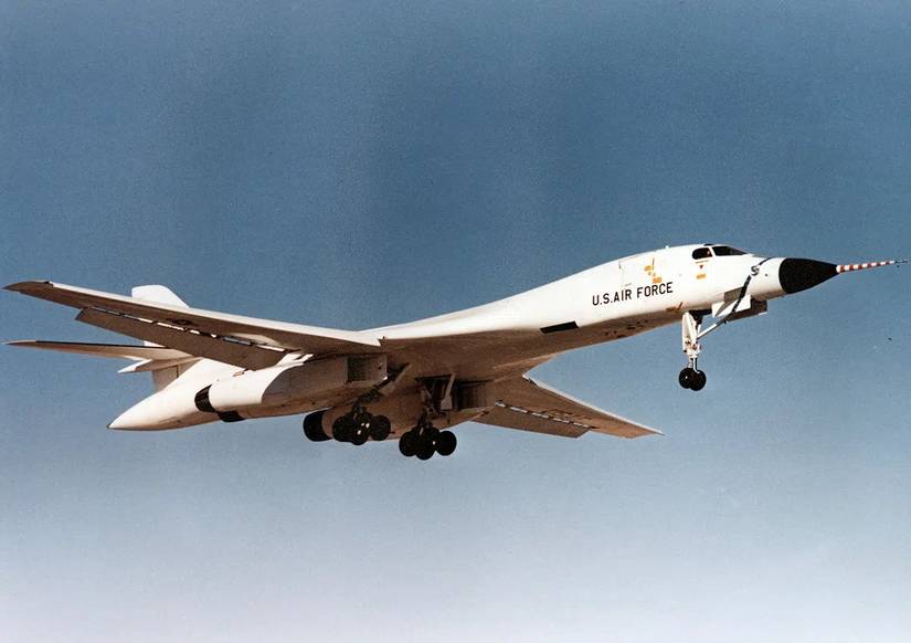 Highly Versatile Multi-Mission Bomber: Why The B-1 Lancer Was ...