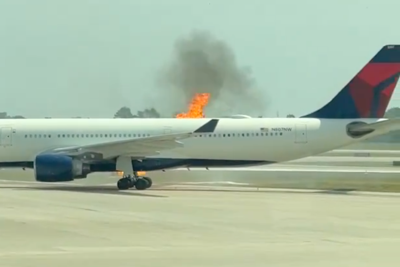 Delta Air Lines Airbus A330-300 Engine Catches Fire At Orlando International Airport