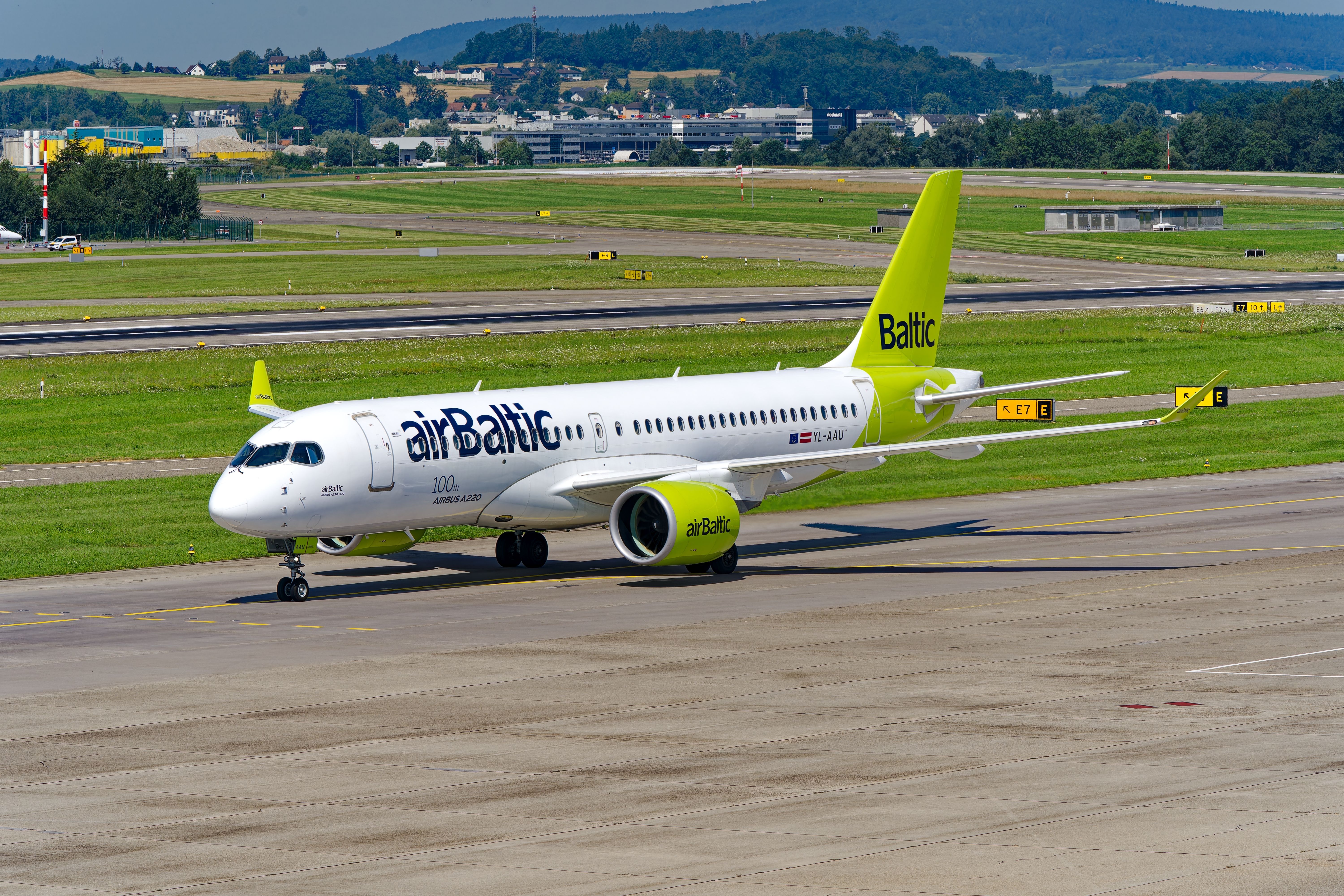 SWISS International Airlines公式 テーブルランプ SWISS International Airlines公式 テーブルランプ