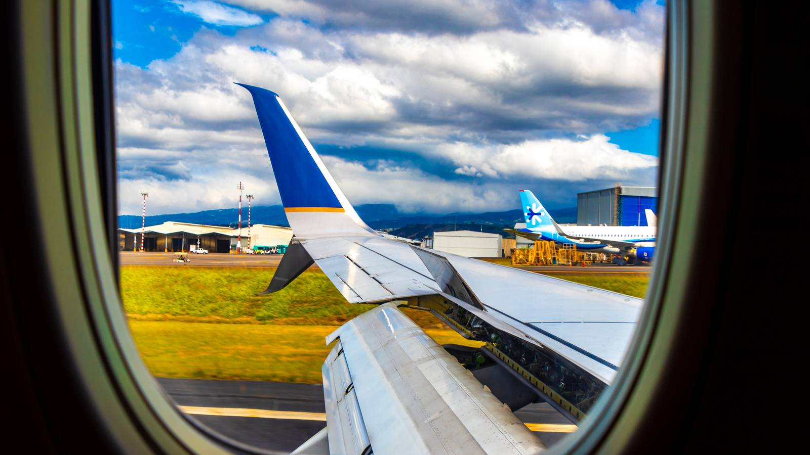 The 3 Major Ways Airlines Sell Tickets