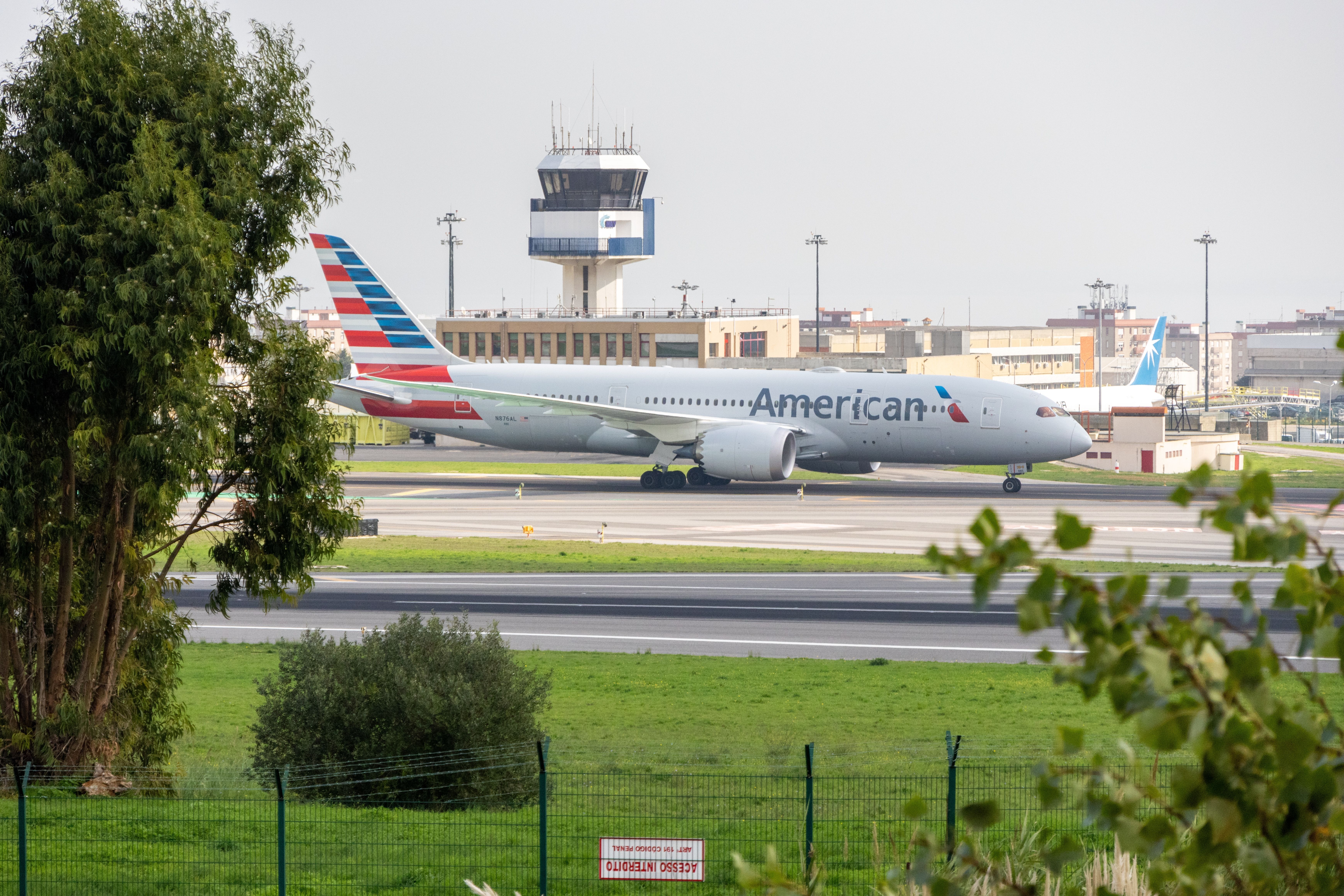"Up To The Last Minute": American Airlines Changes Policy To Allow Uninterrupted Inflight Entertainment