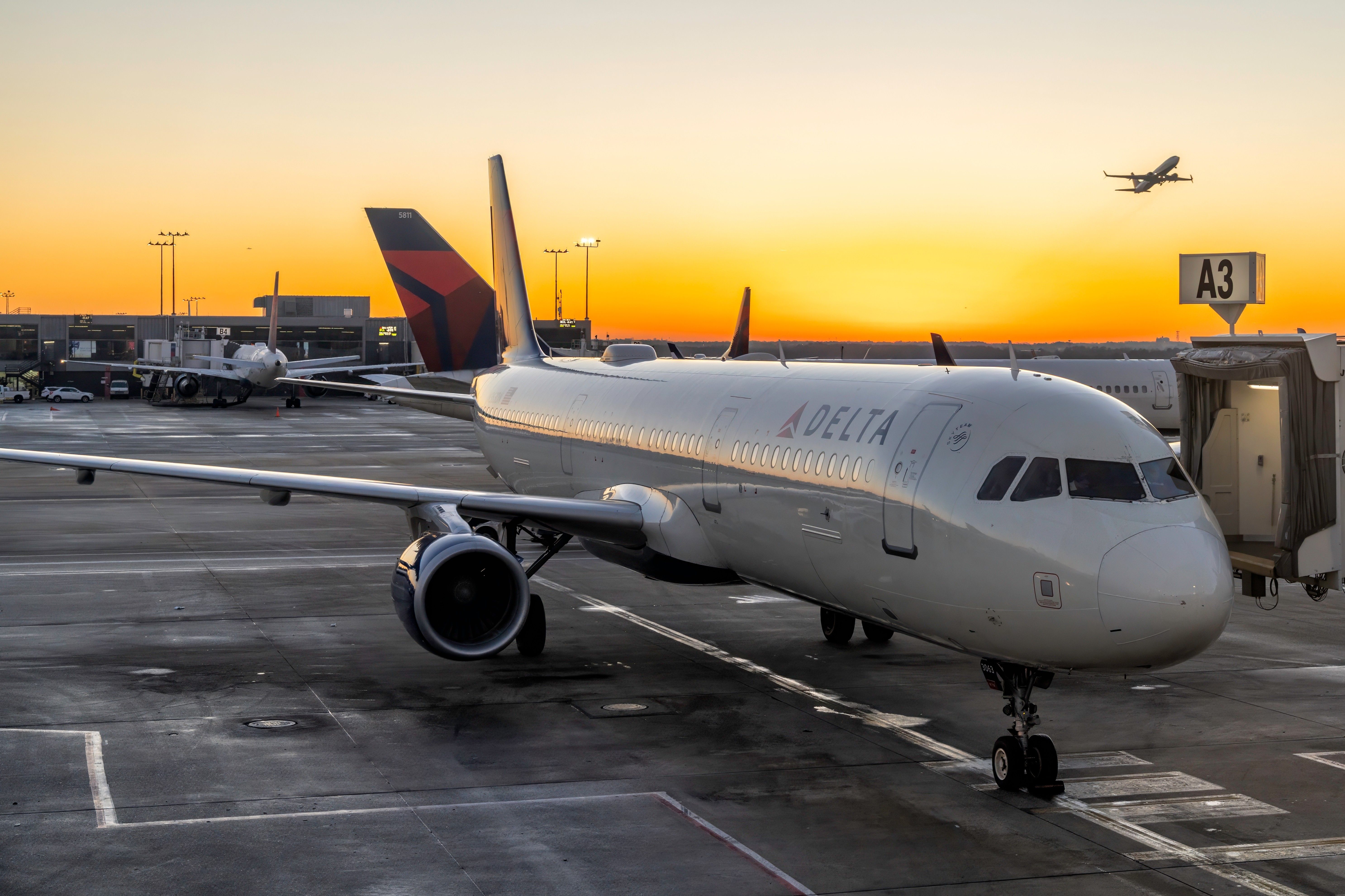 Delta Air Lines To Increase Flight Attendant & Ground Workers’ Salaries By 4%