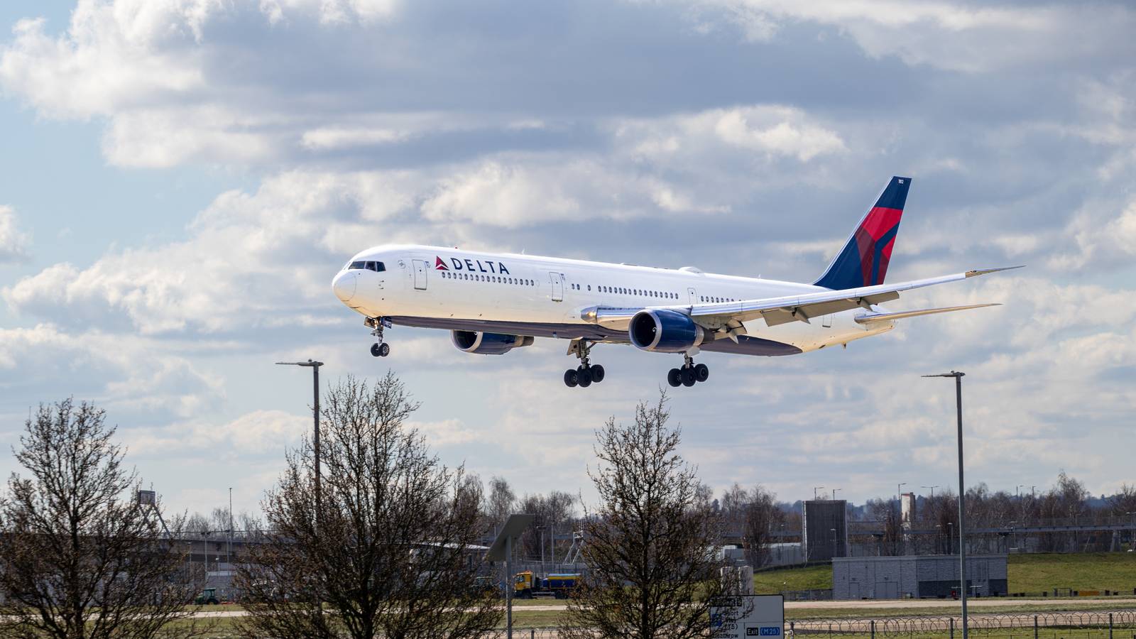 Delta Air Lines To Test "Shark Skin" Riblets On Boeing 767 Fleet