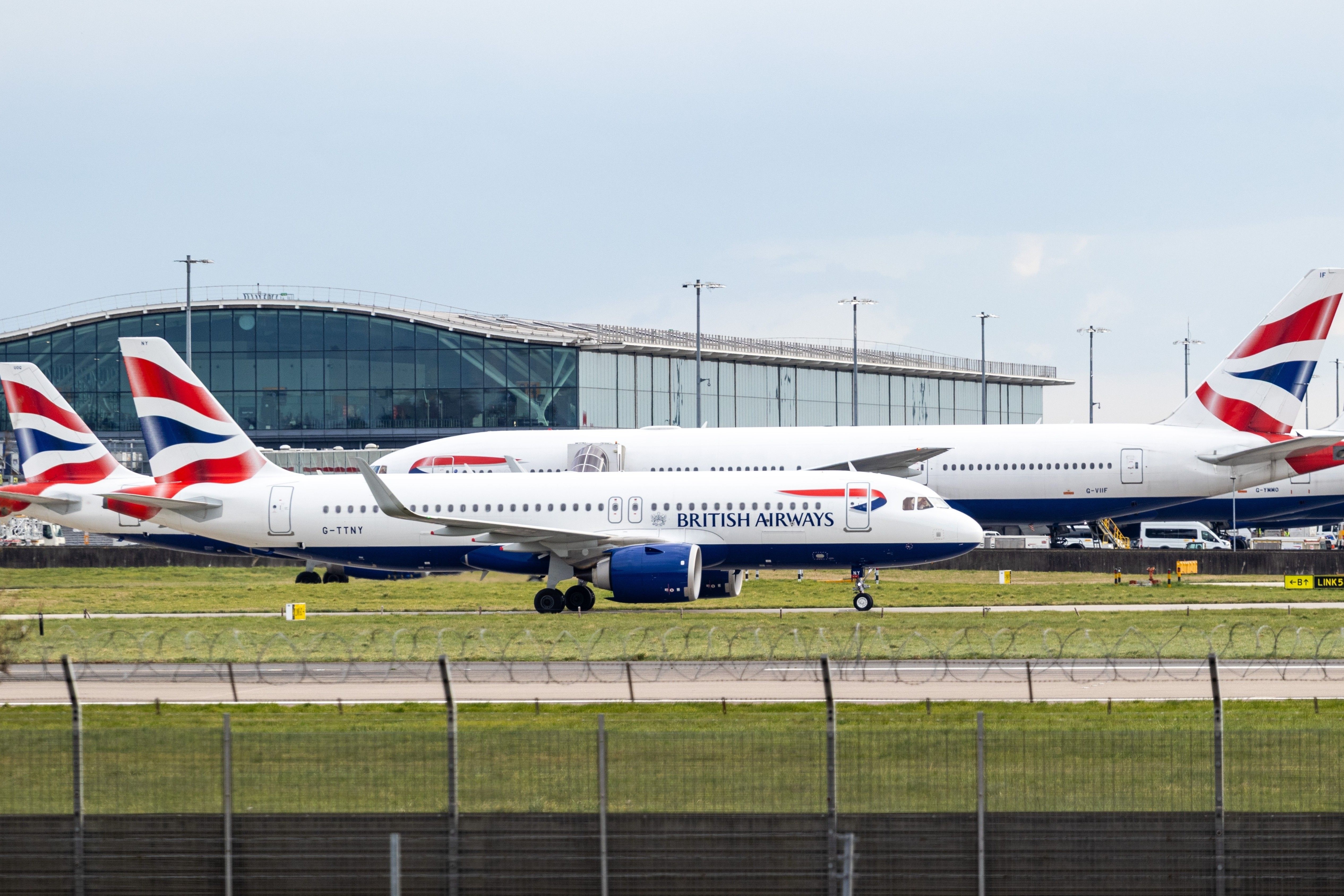 London Heathrow Airport Serves 6 Million Passengers In March Despite Power Outage