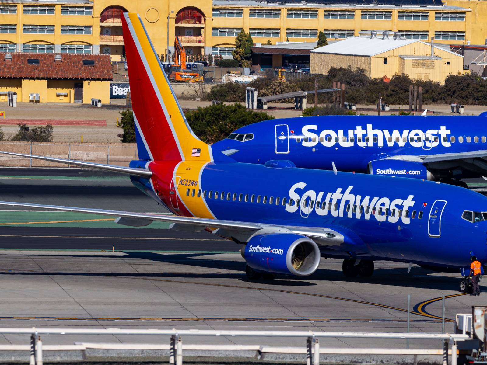Southwest Airlines Now Requiring Passengers To Use Portable Chargers In Plain Sight During Flight