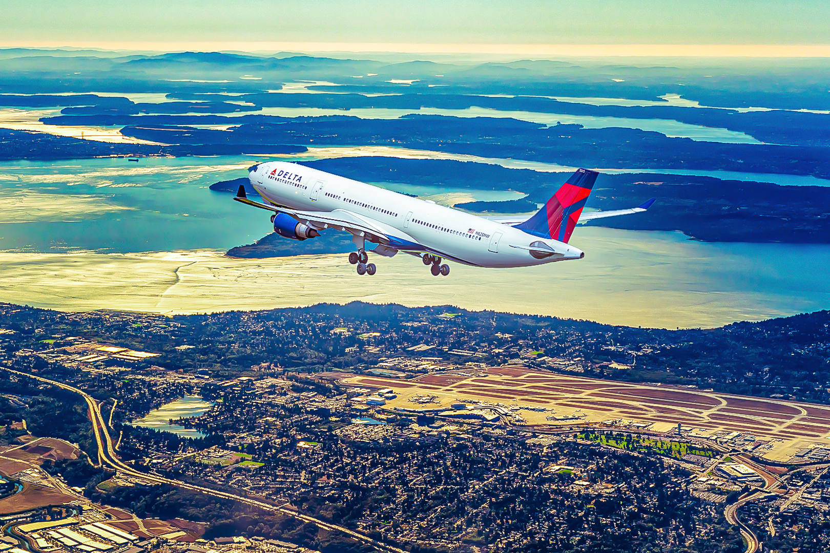 Delta Air Lines flight over Seattle Airport