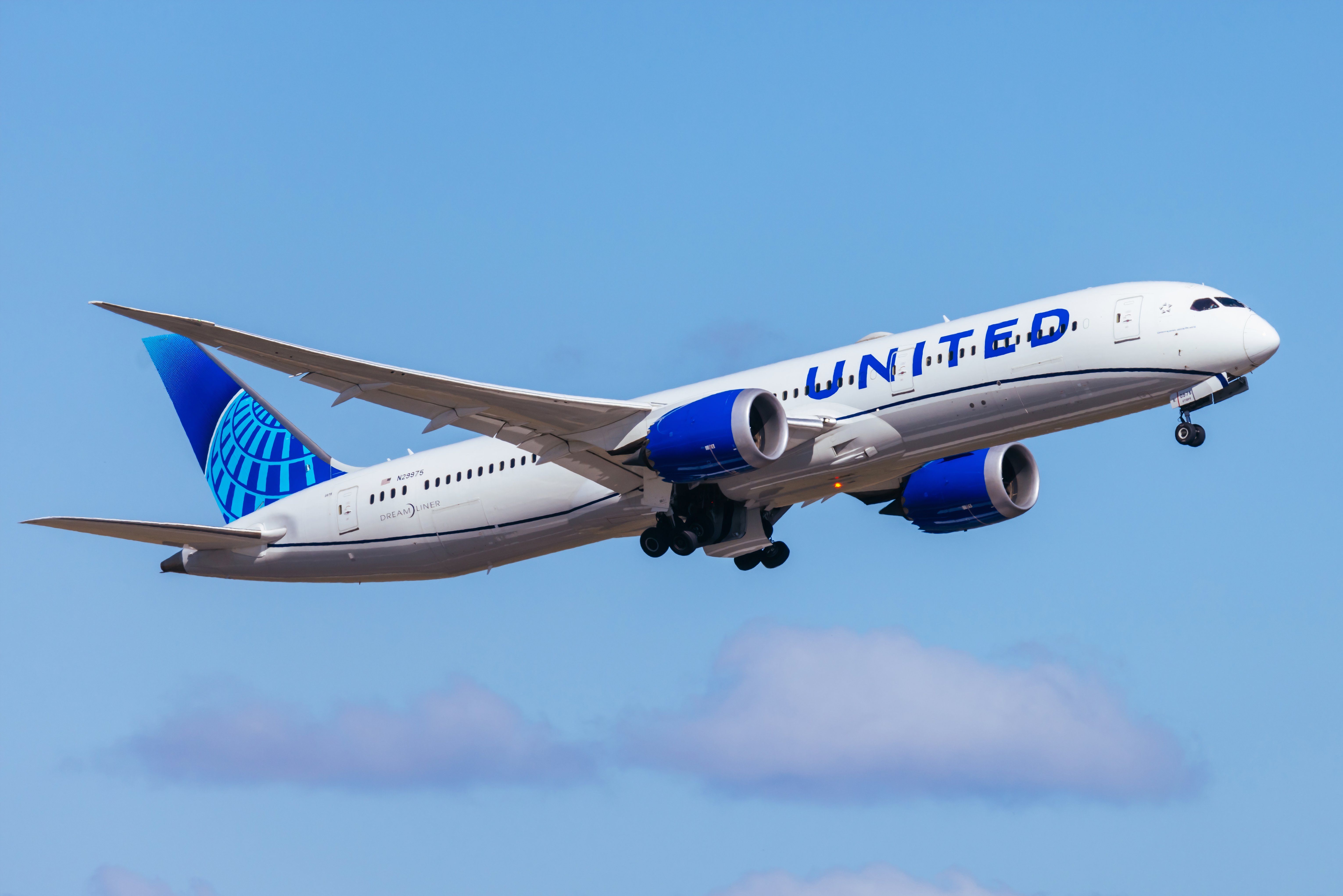 United Airlines Boeing 787-9