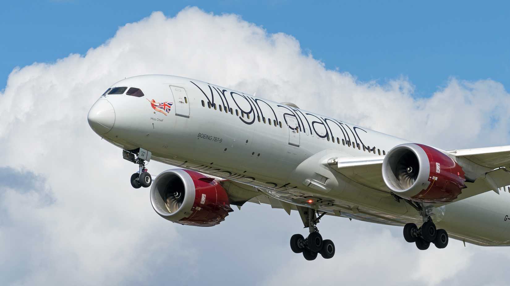 Virgin Atlantic Boeing 787-9 landing at LHR