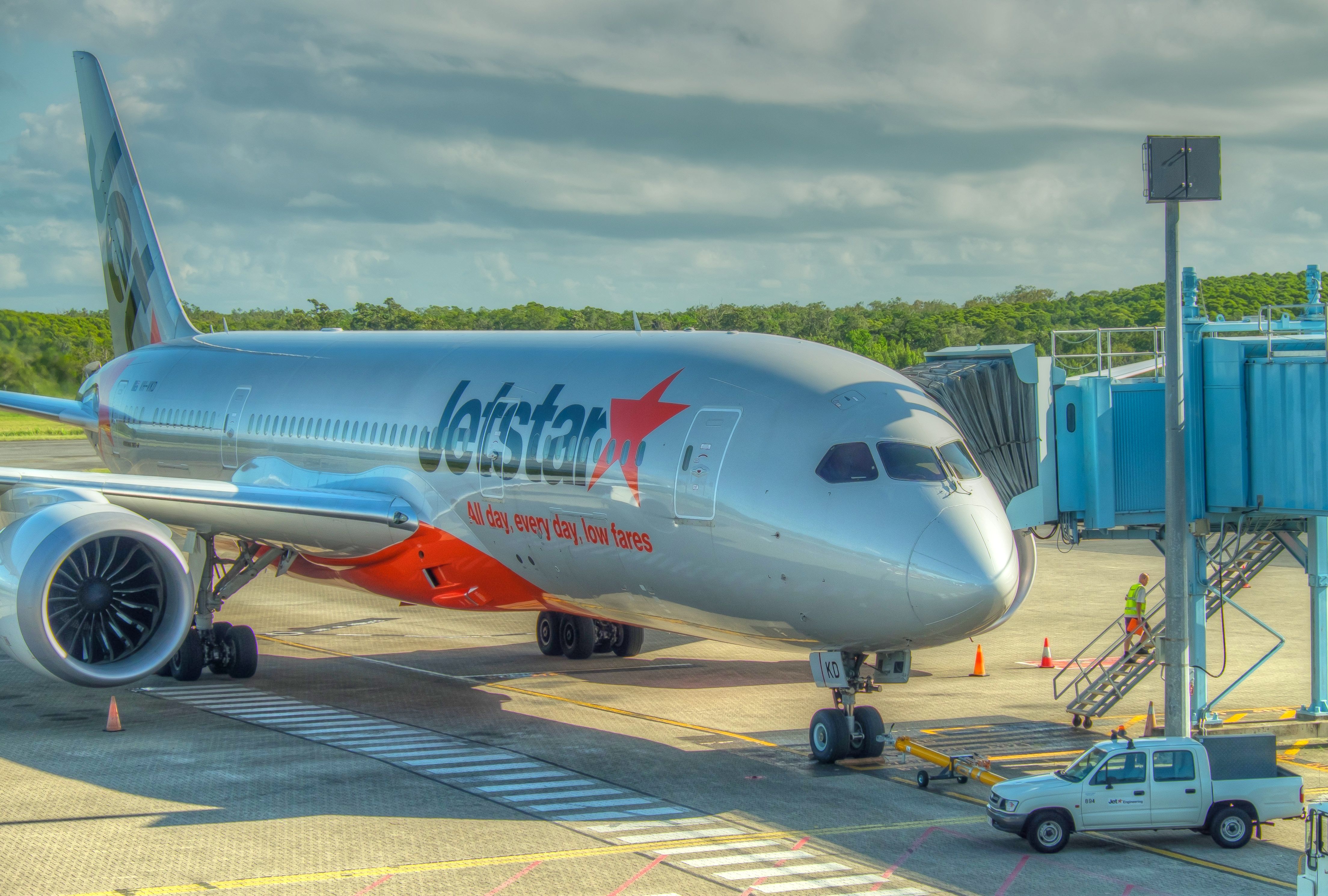 Cairns Airport - Jetstar Boeing 787-8 - JQ15 Cairns - Kansai Airport, Osaka - 3 April 2015.HDR Conversion