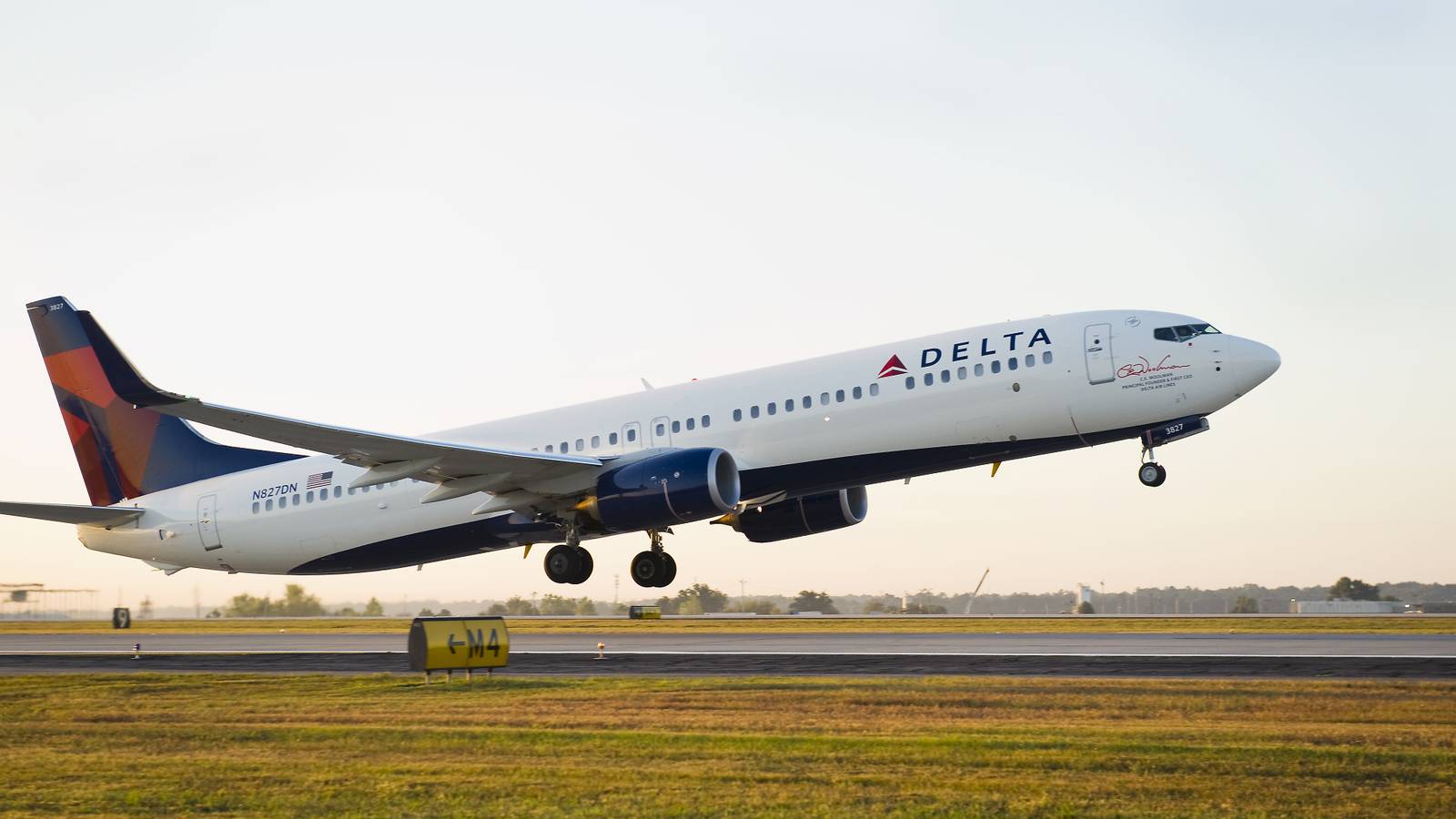 Delta Air Lines Testing New Farmer's Fridge Inflight Meals On Flights From Los Angeles