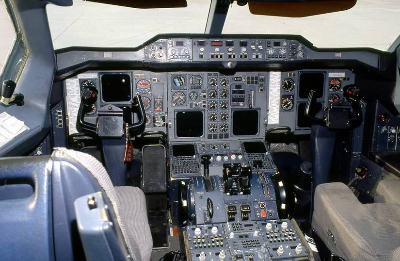 A310 flight deck