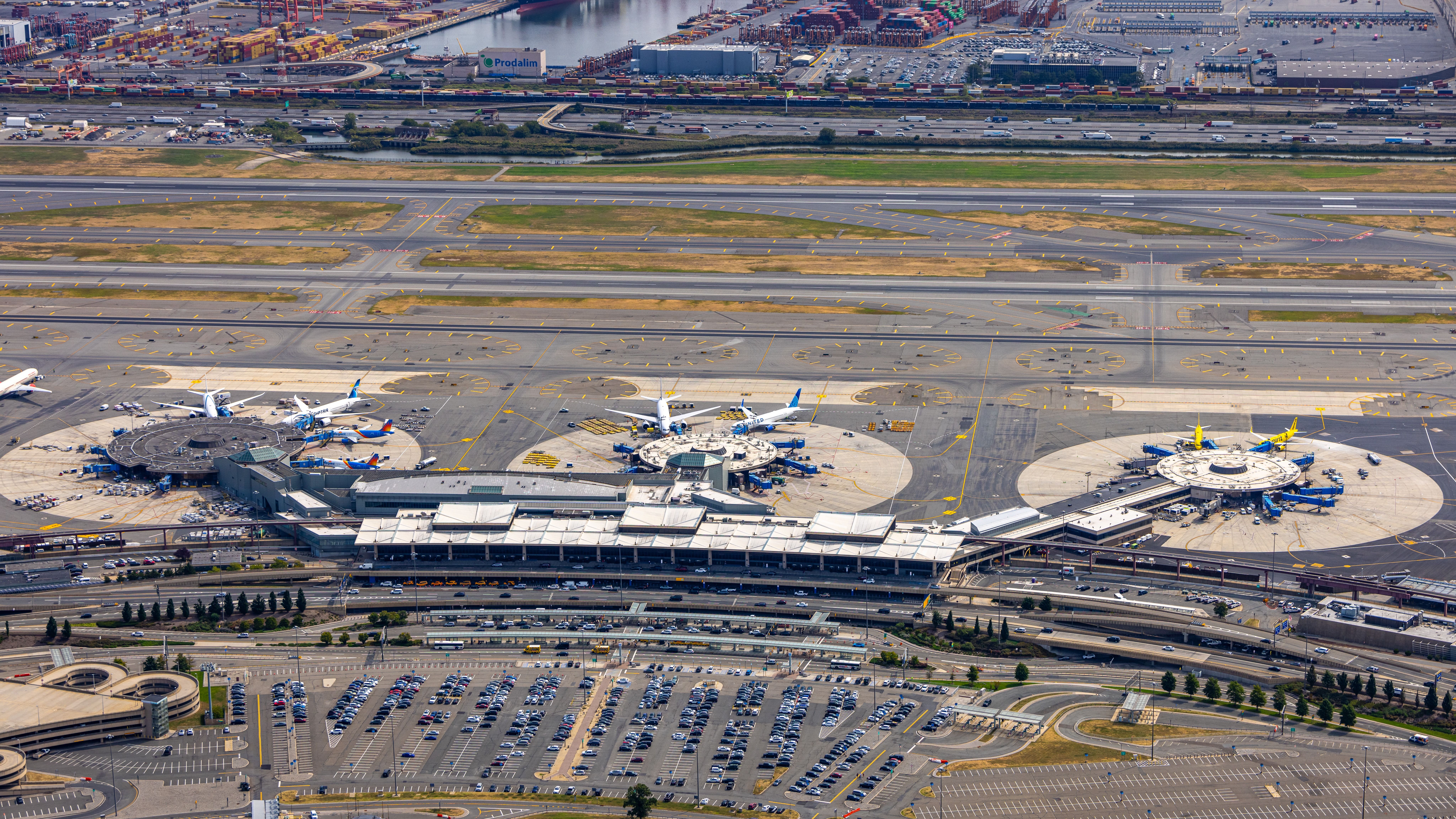 Newark Airport's 3rd Runway To Reopen 2 Weeks Ahead Of Schedule