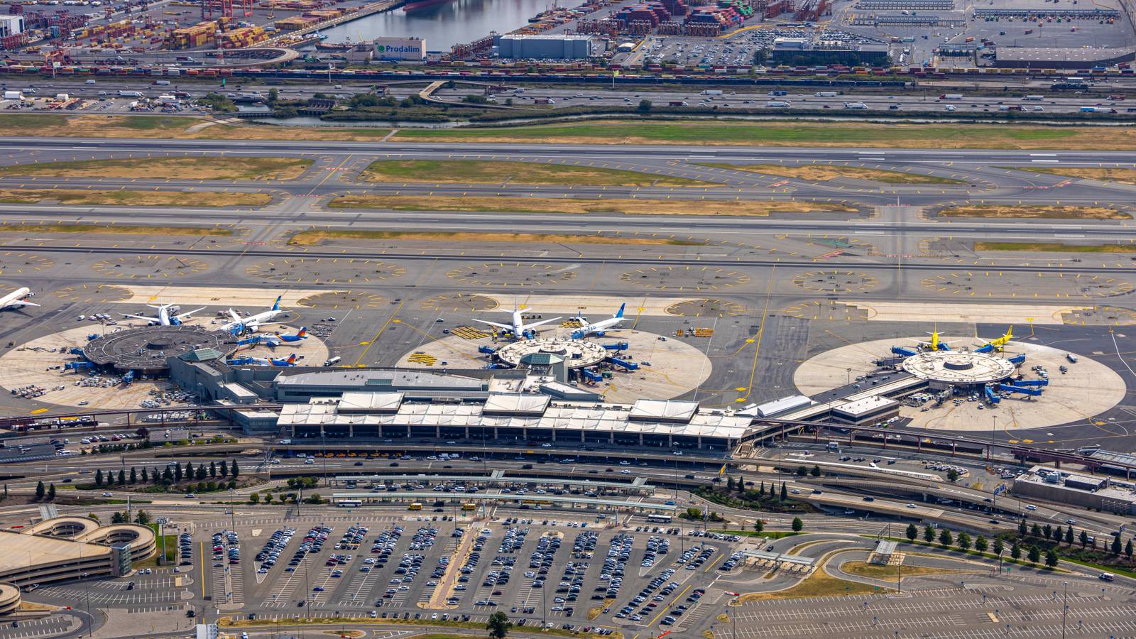 Newark Airport's 3rd Runway To Reopen 2 Weeks Ahead Of Schedule