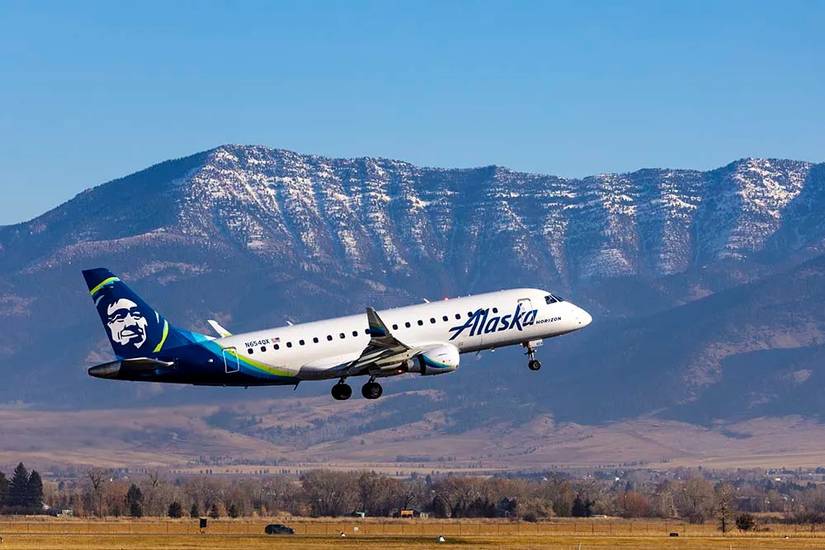 Alaska-Horizon Embraer 175 takes off