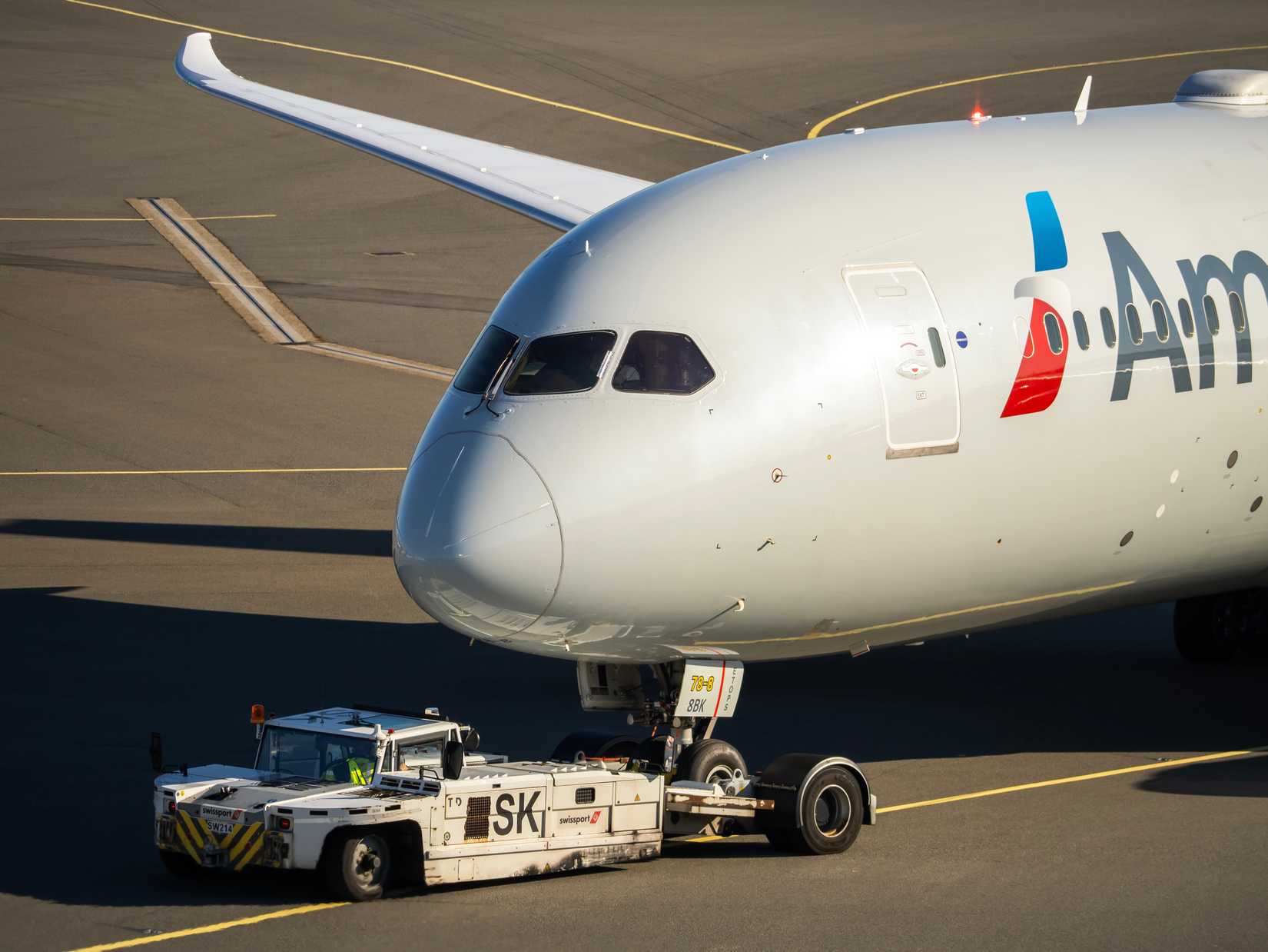 American Airlines Boeing 787-8 at AMS shutterstock_2566988489