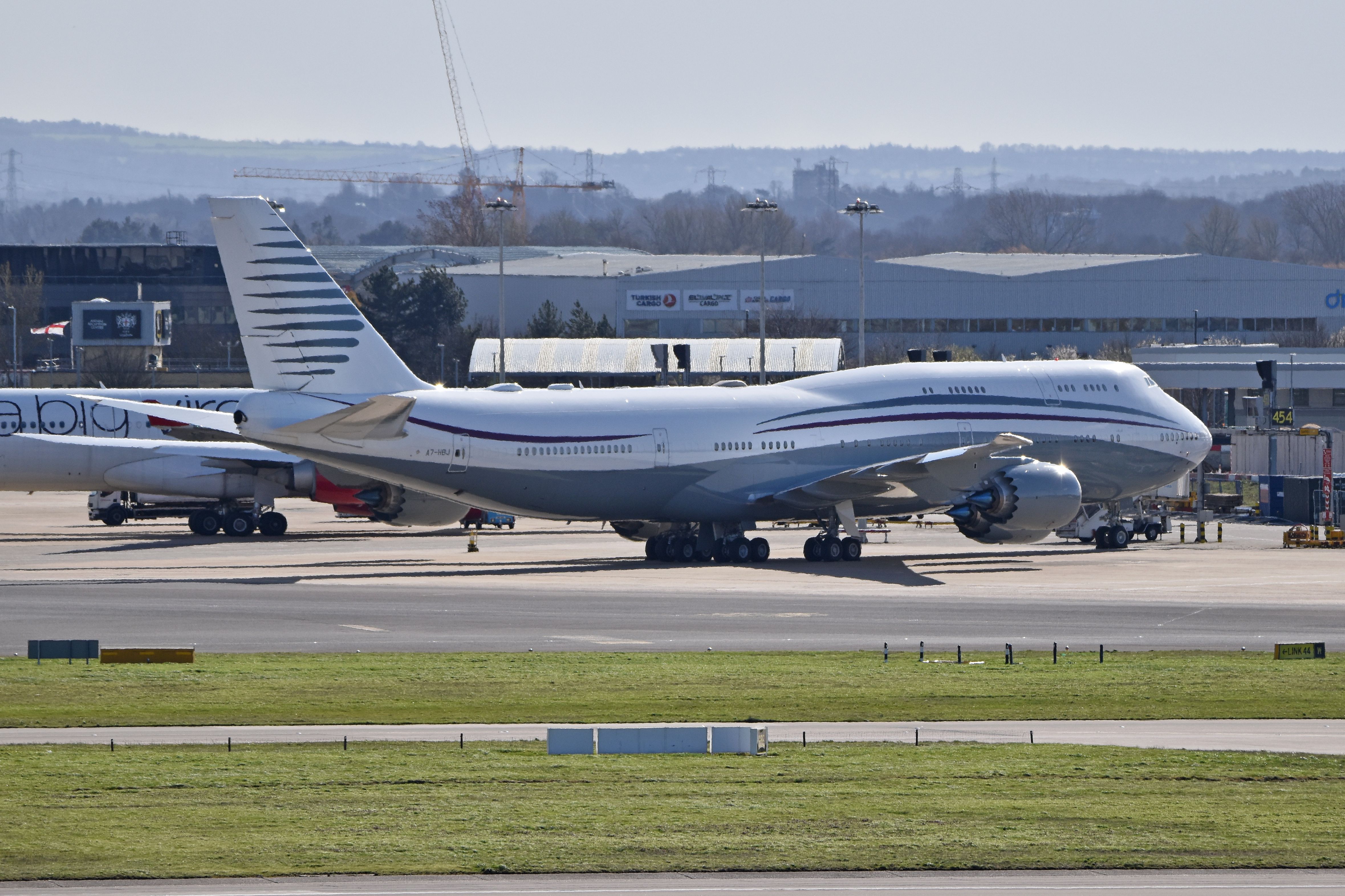 boeing_747-8kb-bbj-_-a7-hbj.