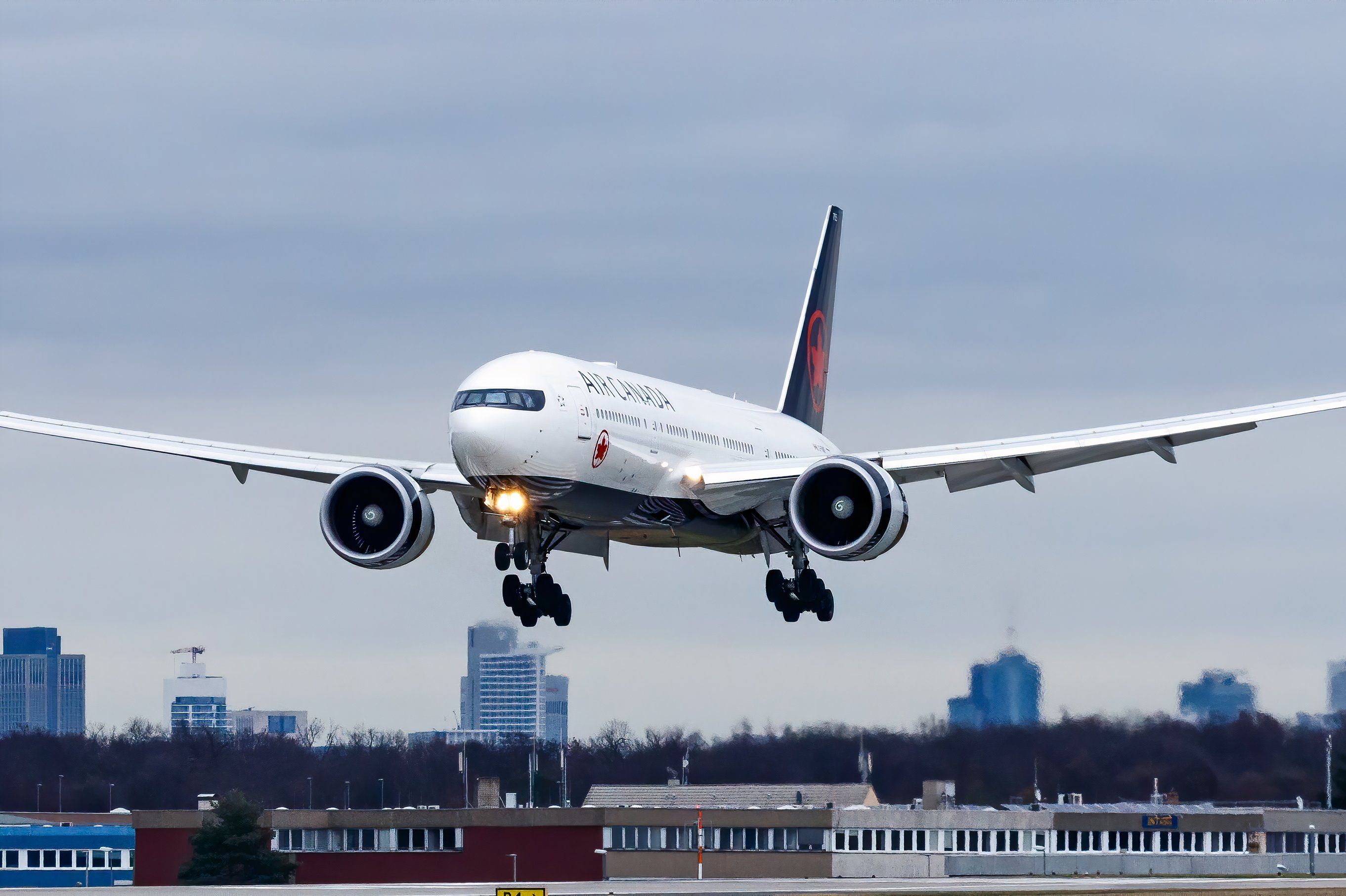 Up To 18 Hours: The Longest Nonstop Boeing 777-200LR Flights