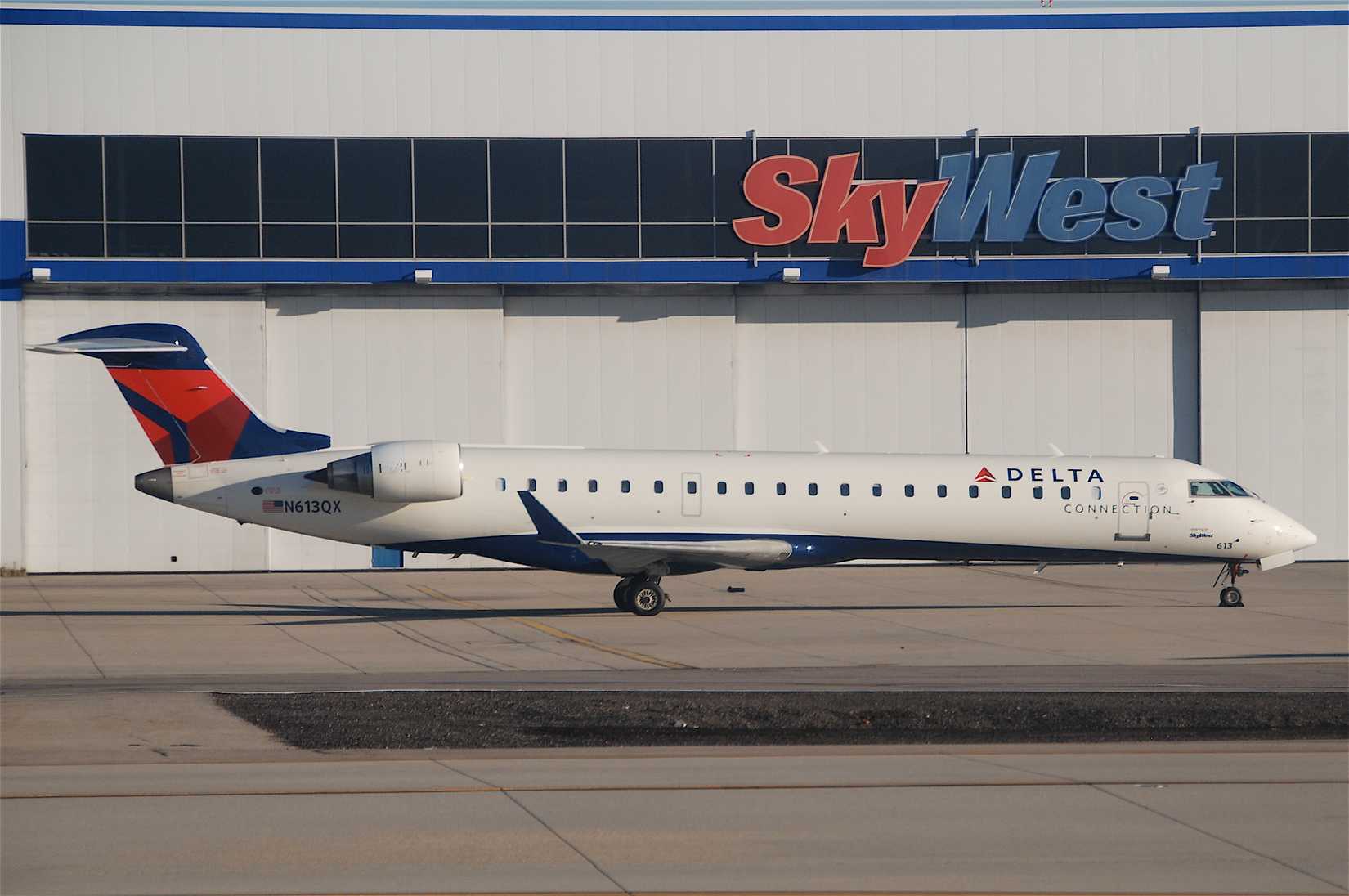 Delta_Connection_Canadair_CRJ700 at Salt Lake City Airport