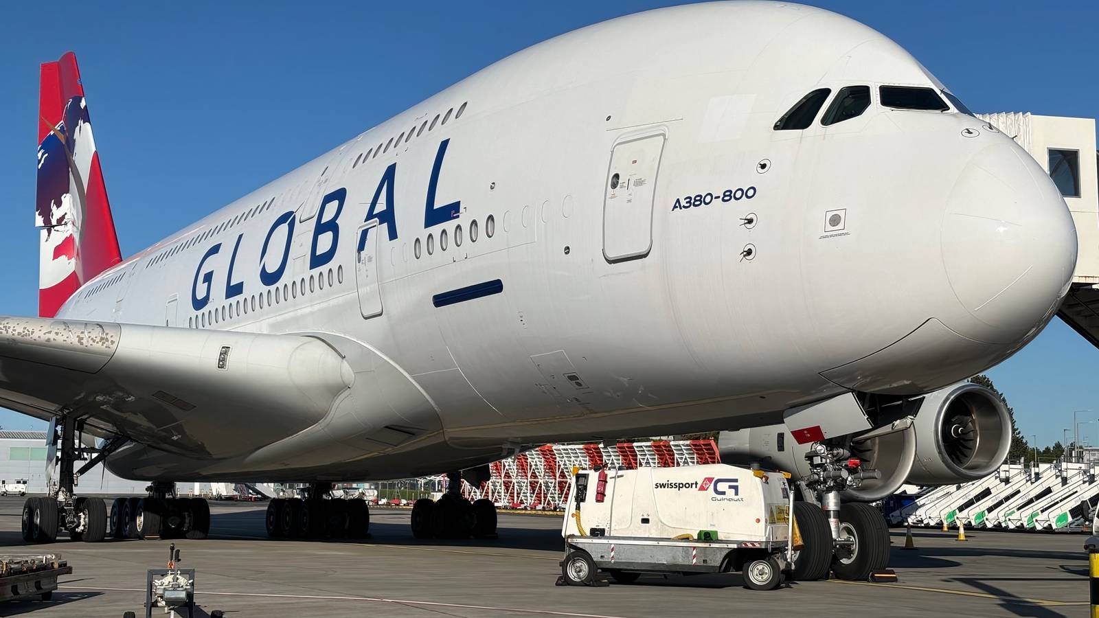 GLOBAL AIRLINES A380-800 グローバル av スタンド付き global-a380.jpeg?w=1600&h=900&