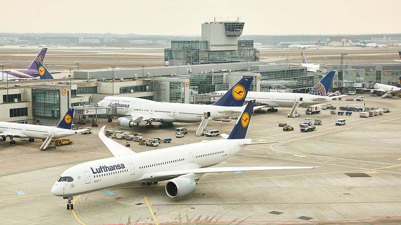 Lufthansa Airbus A350 and Boeing 747 at Franfurt Terminal