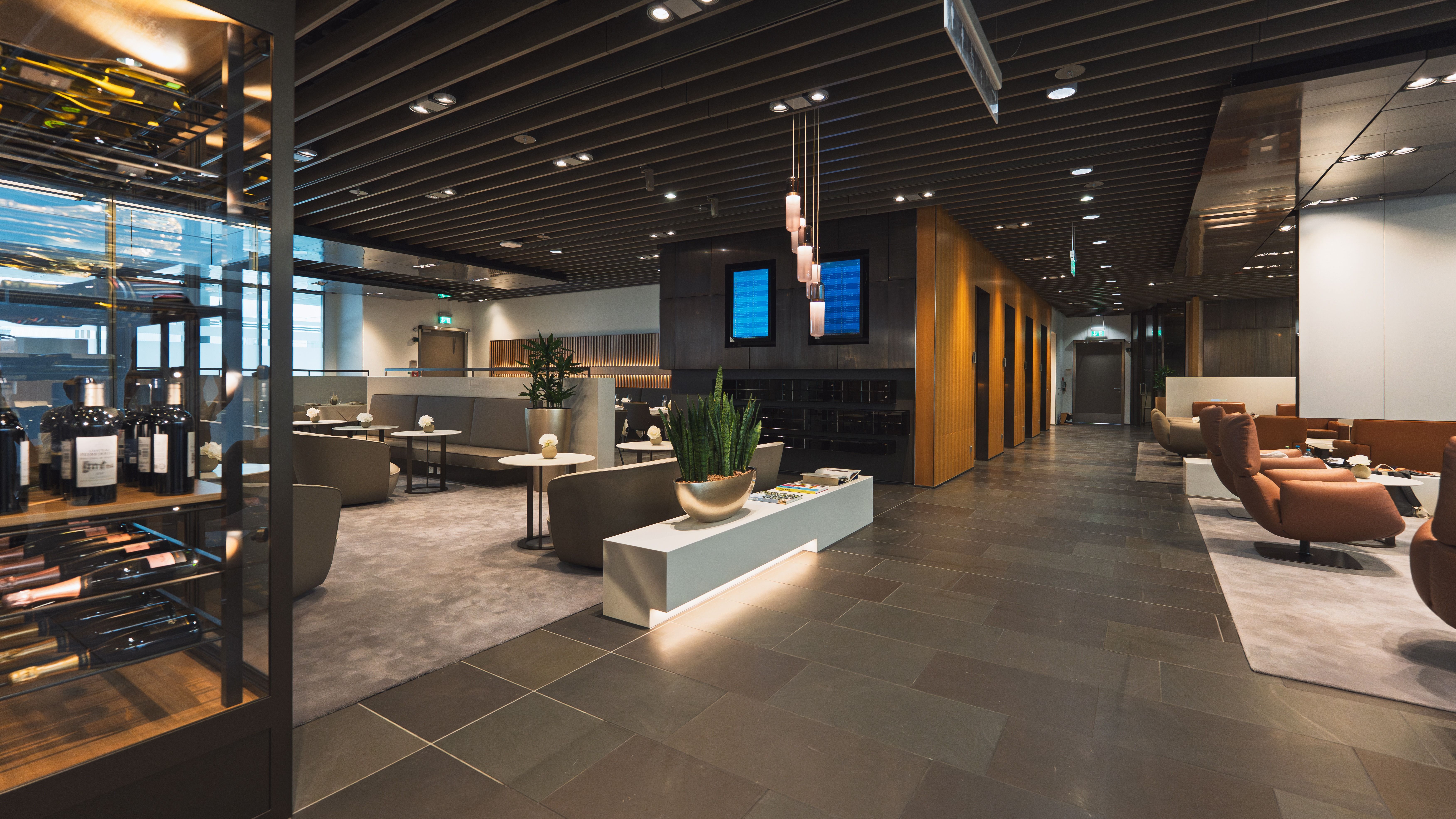 First Peek: Inside Lufthansa's Stunning New First Class Lounge
