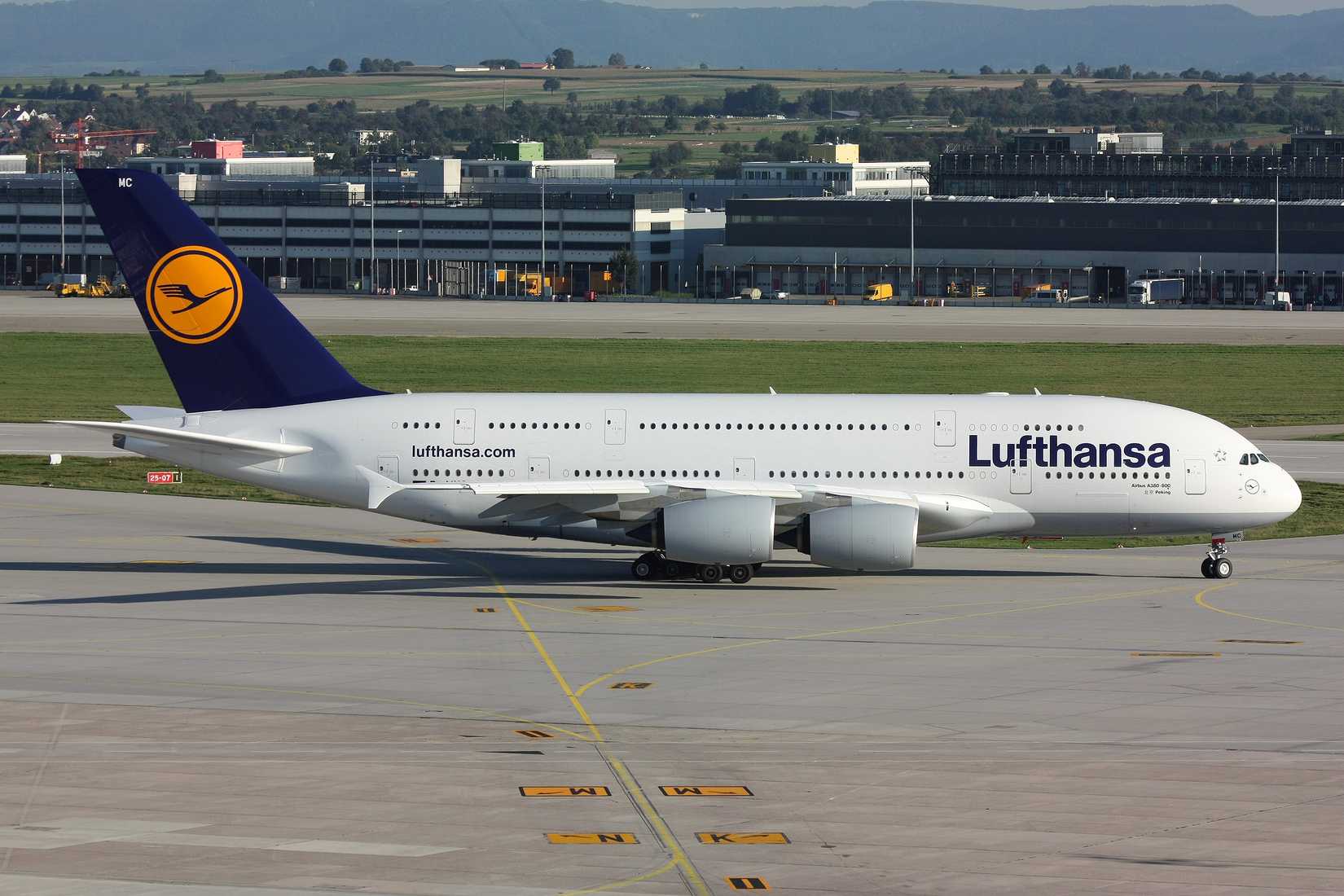 Lufthansa Airbus A380