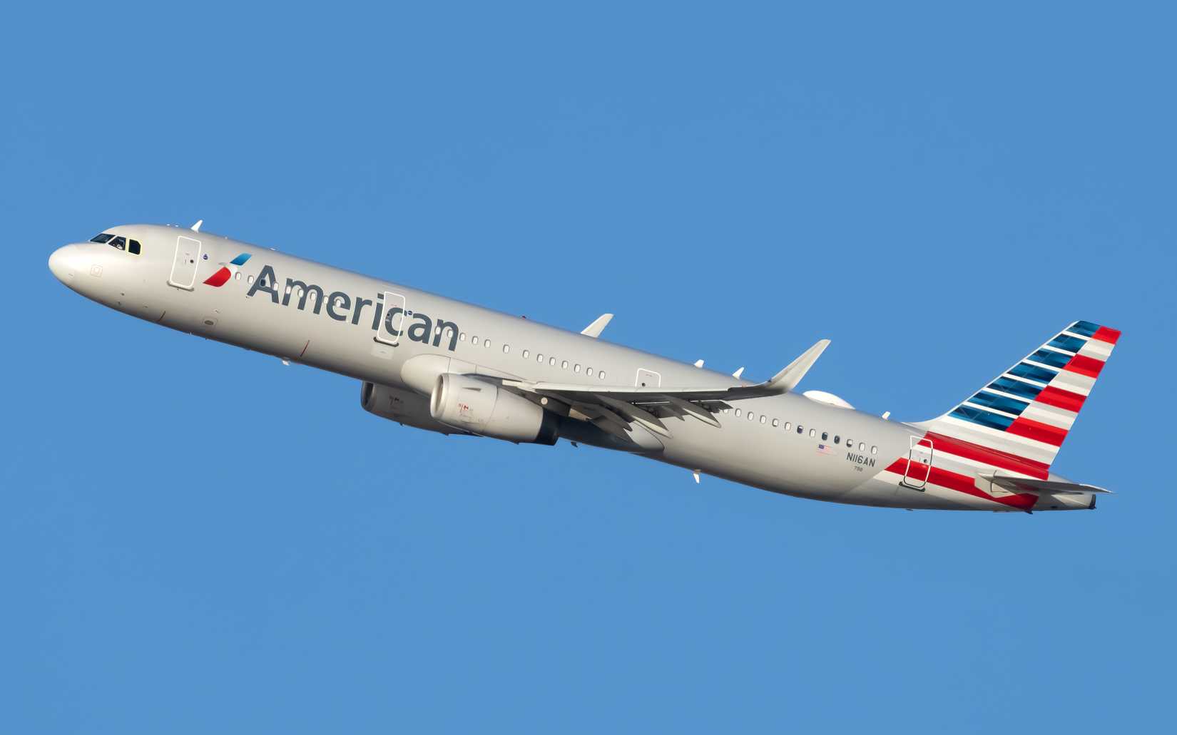 N116AN American Airlines Airbus A321-231