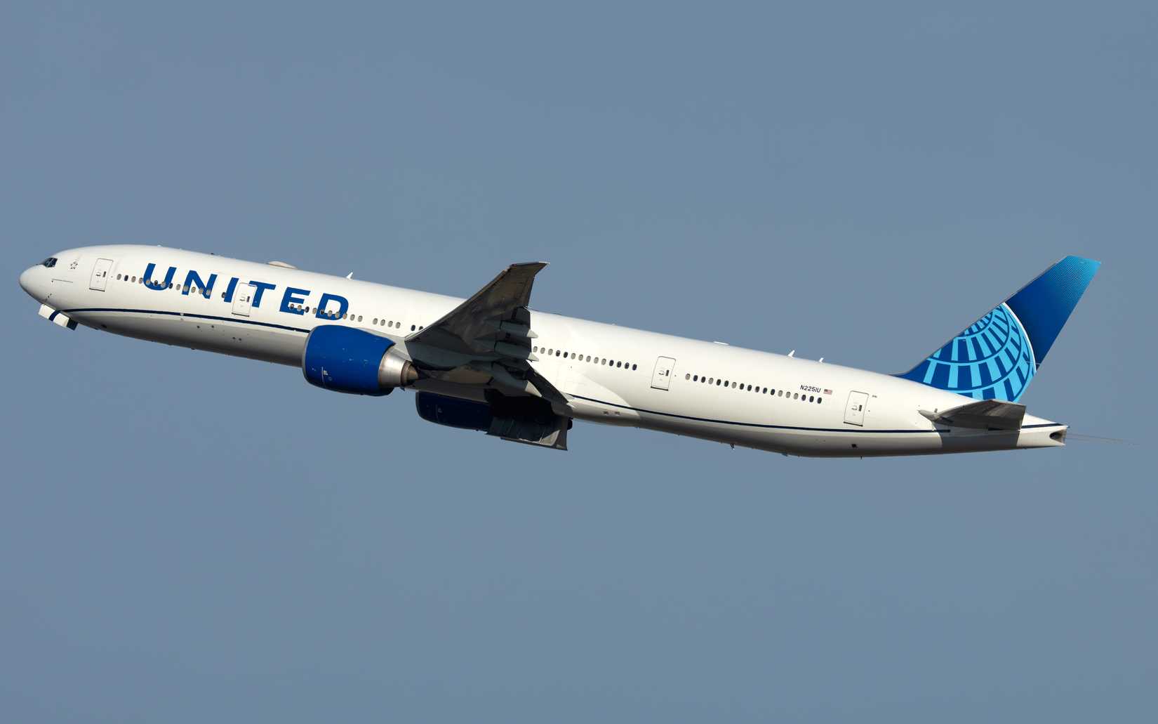 United Airlines Boeing 777-300(ER)