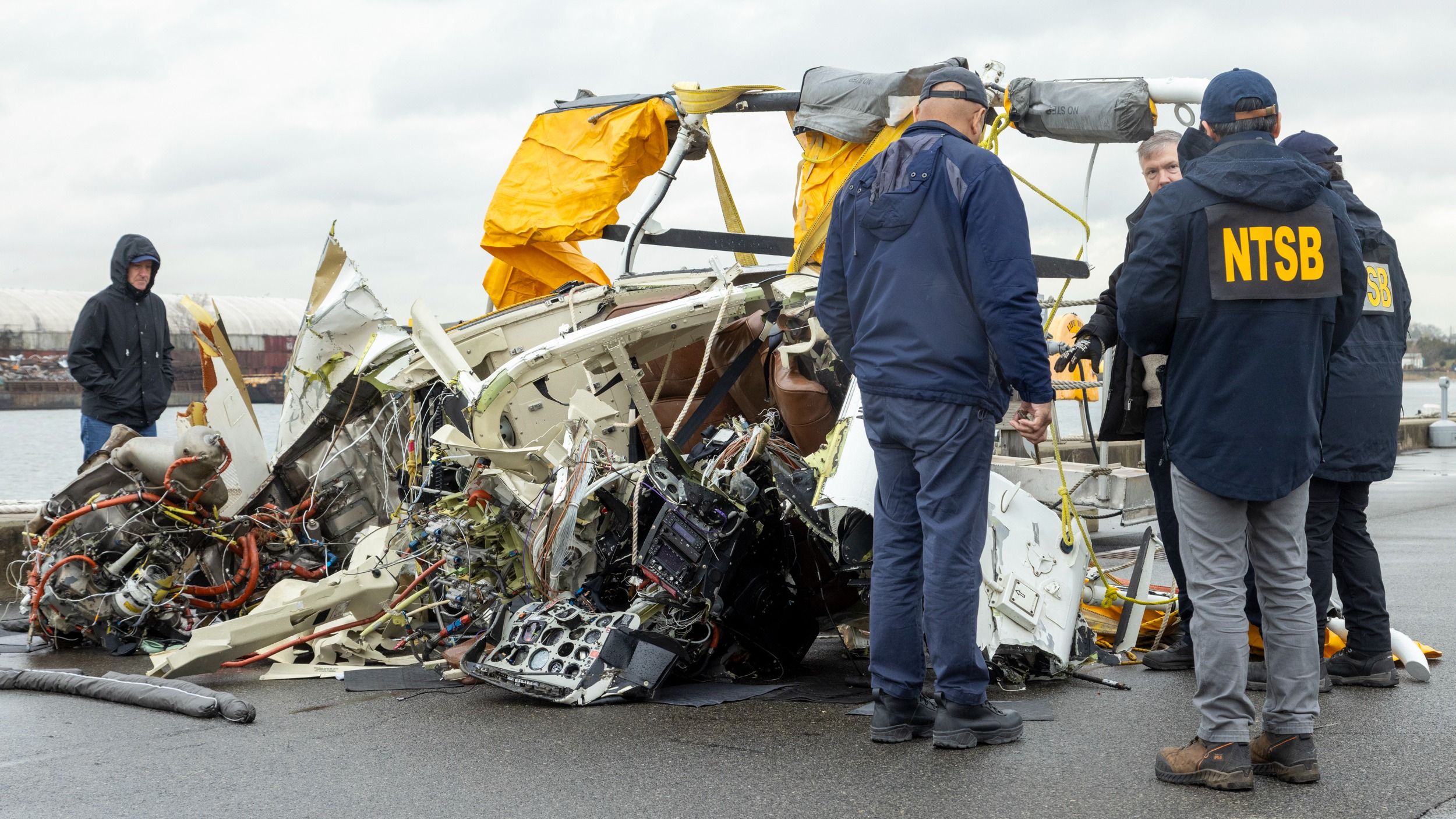 洋楽 CLS New York Breakdown New York Helicopter Crash: Preliminary Report Describes Loud Bangs