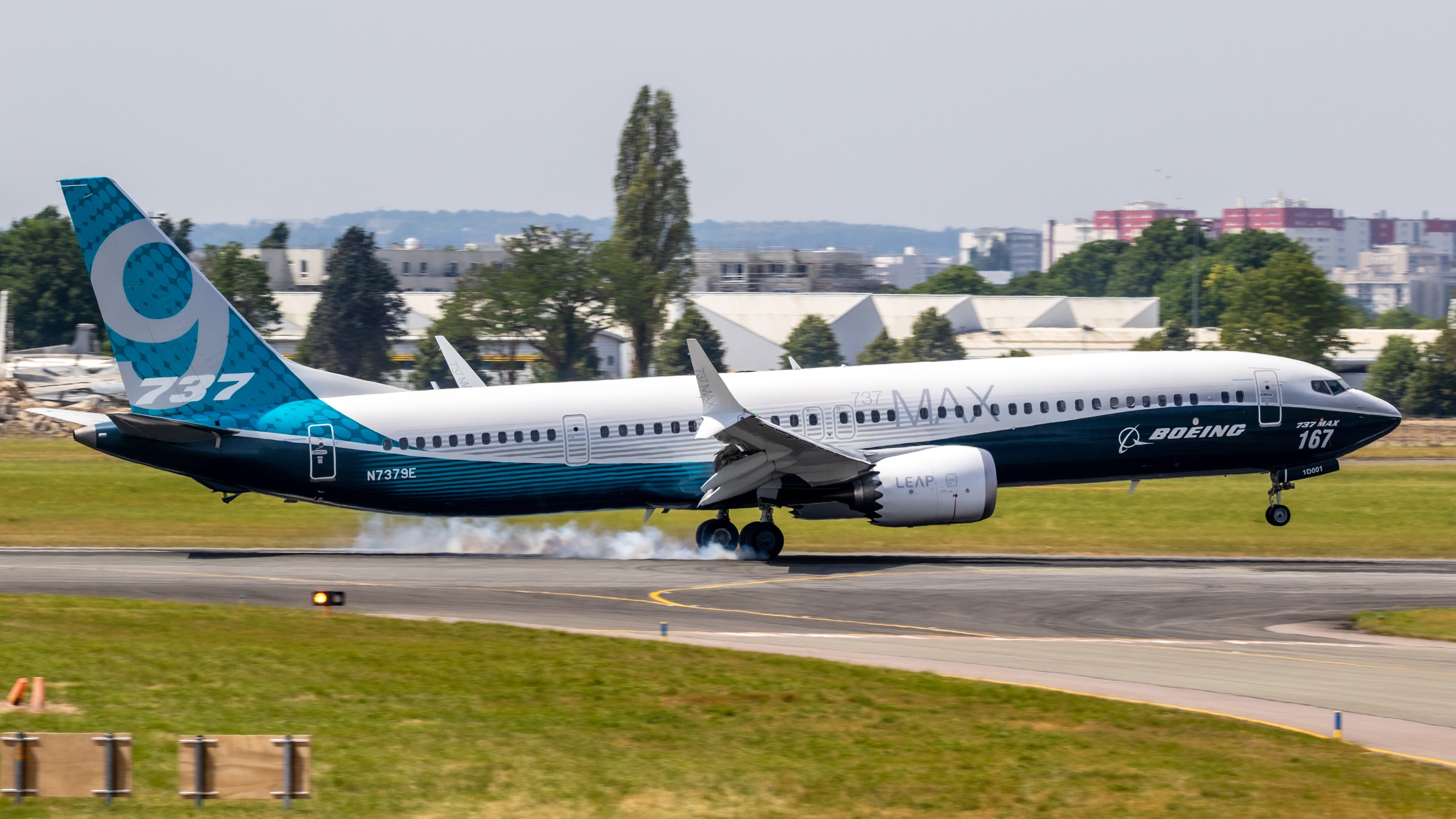 Boeing 737 MAX 9 Prototype Landing