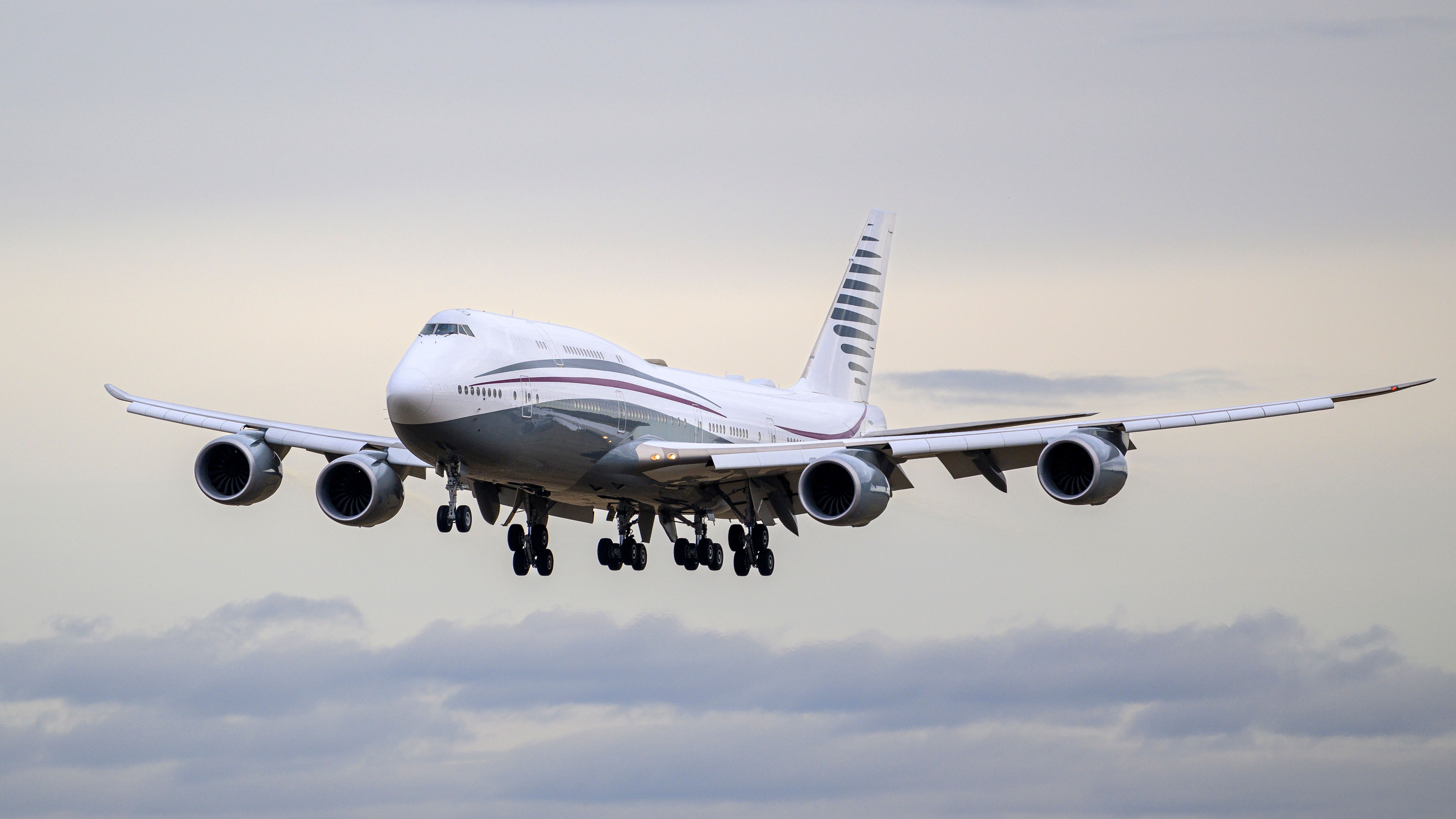 Defense Department Formally Accepts Luxury Boeing 747-8 From Qatar