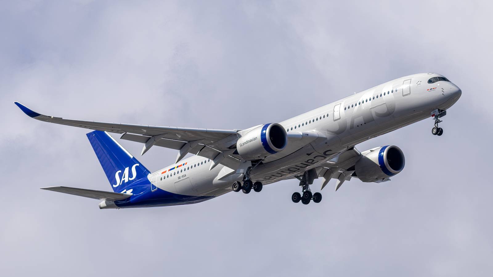 SAS "Concerned" That Chinese Airlines Are Allowed To Fly To Norway Over Russian Airspace