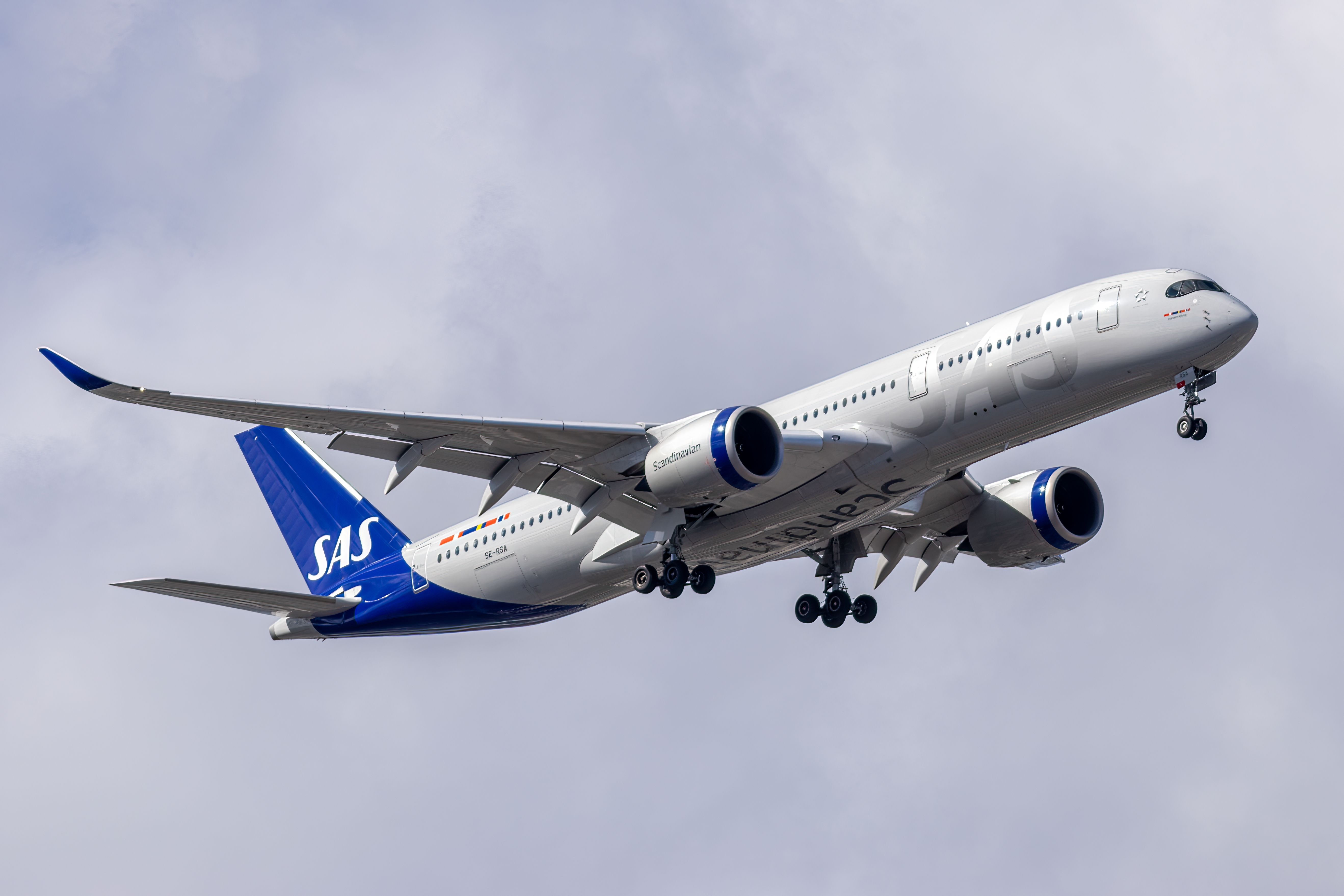 SAS "Concerned" That Chinese Airlines Are Allowed To Fly To Norway Over Russian Airspace