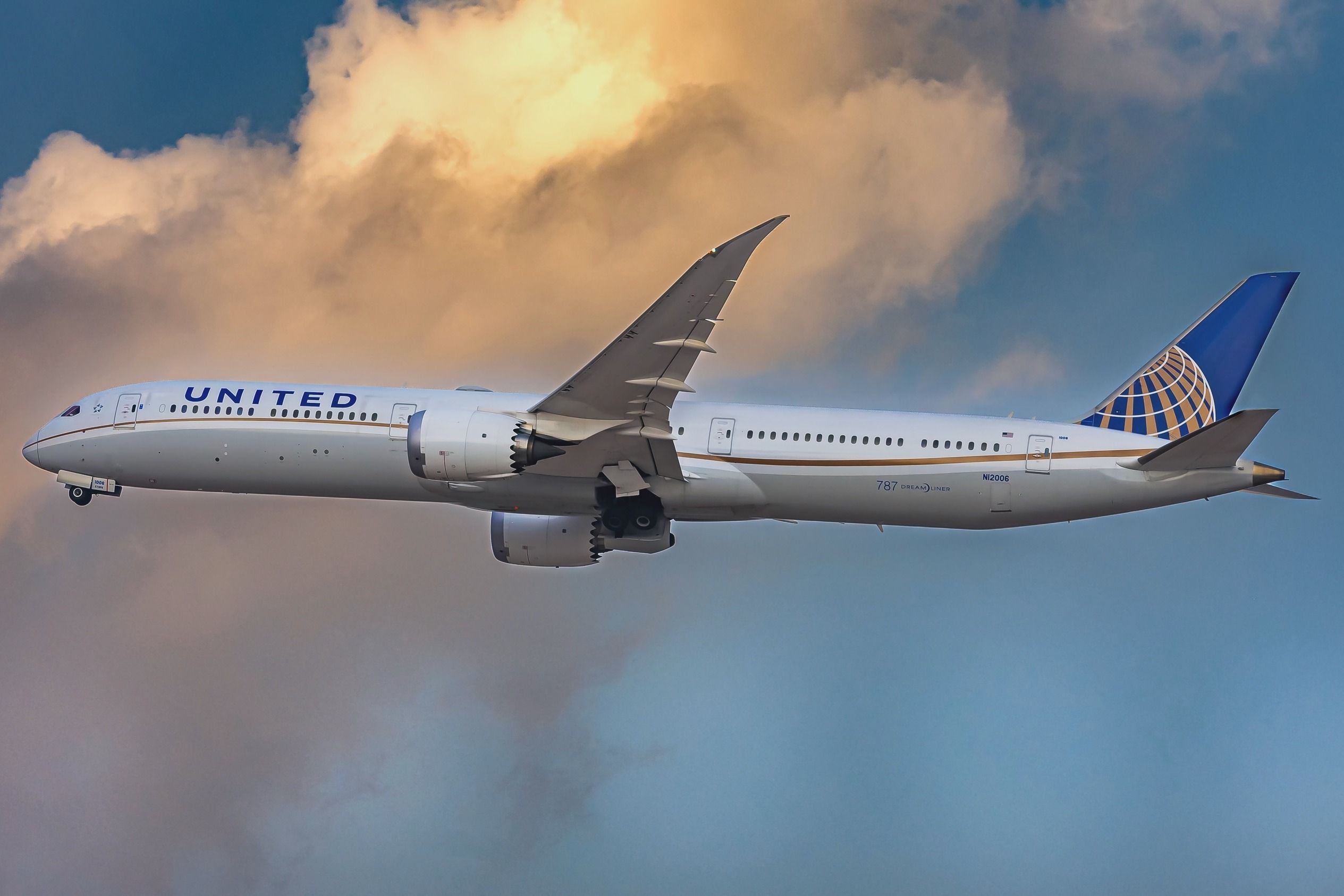 United Airlines To Reopen Hong Kong Lounge This Summer
