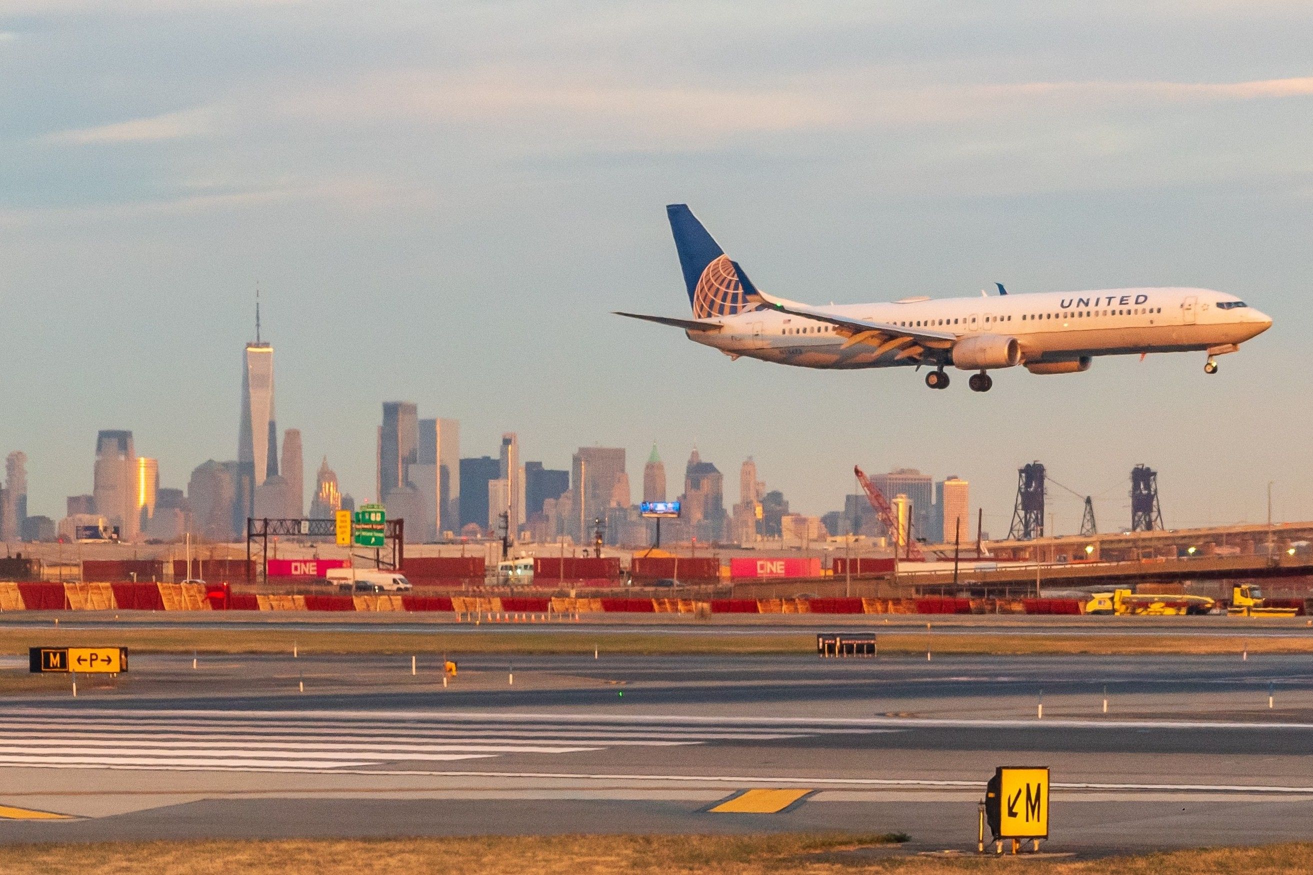 Why An Air Traffic Controller Is Warning Newark Airport Is Unsafe