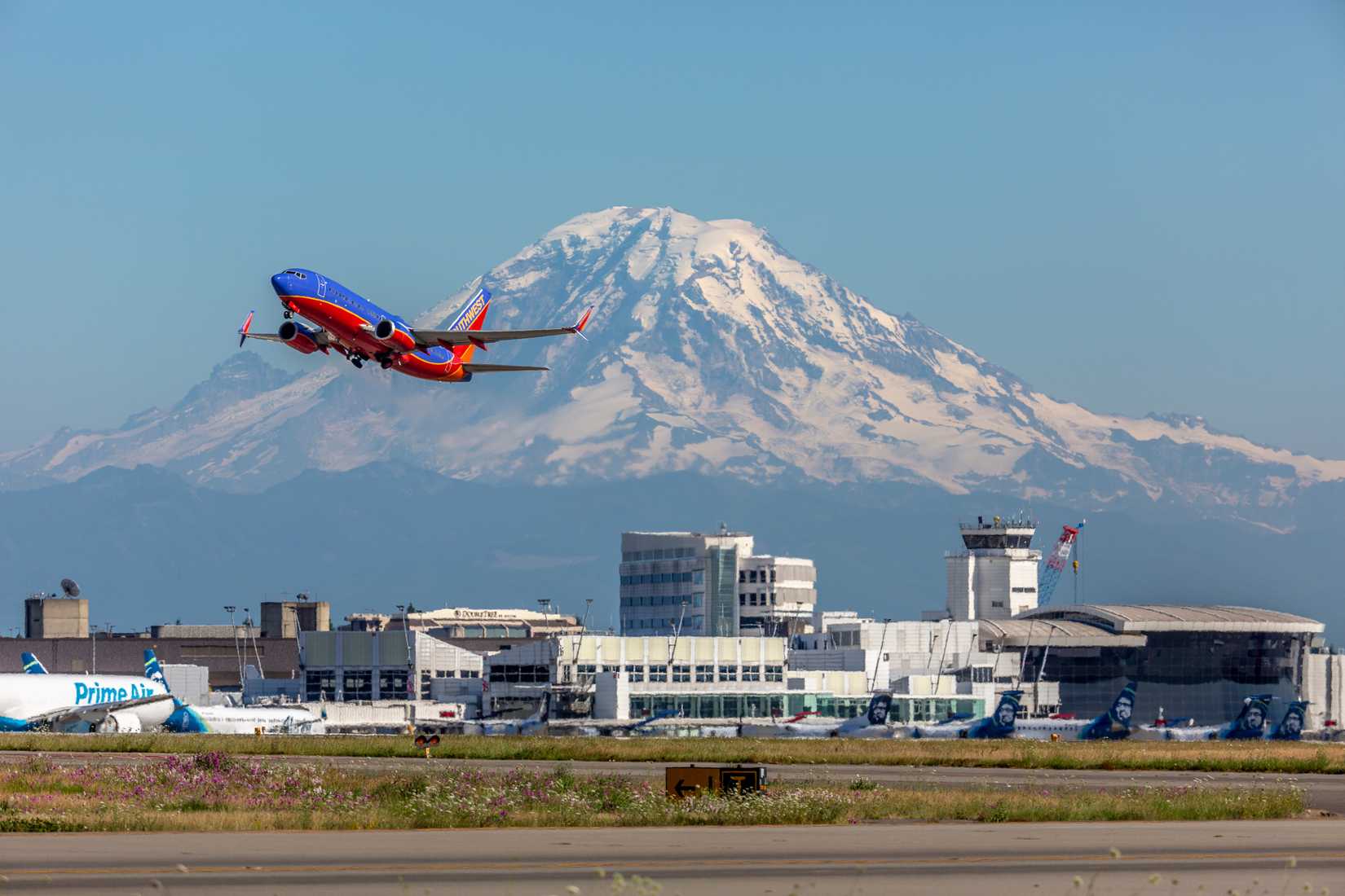 Southwest 737 takes off from SEATAC