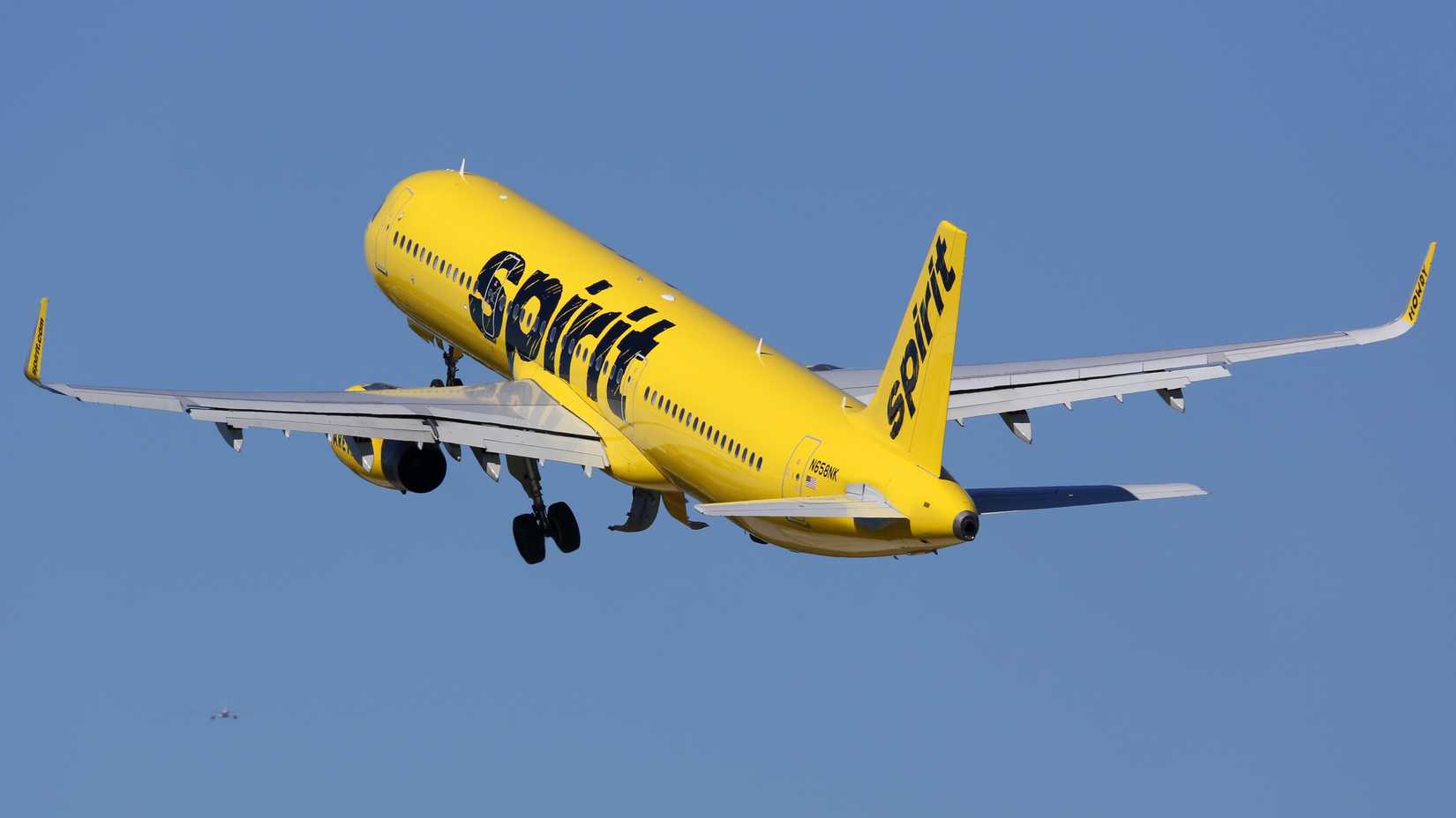 Spirit Airlines Airbus A321ceo departing 