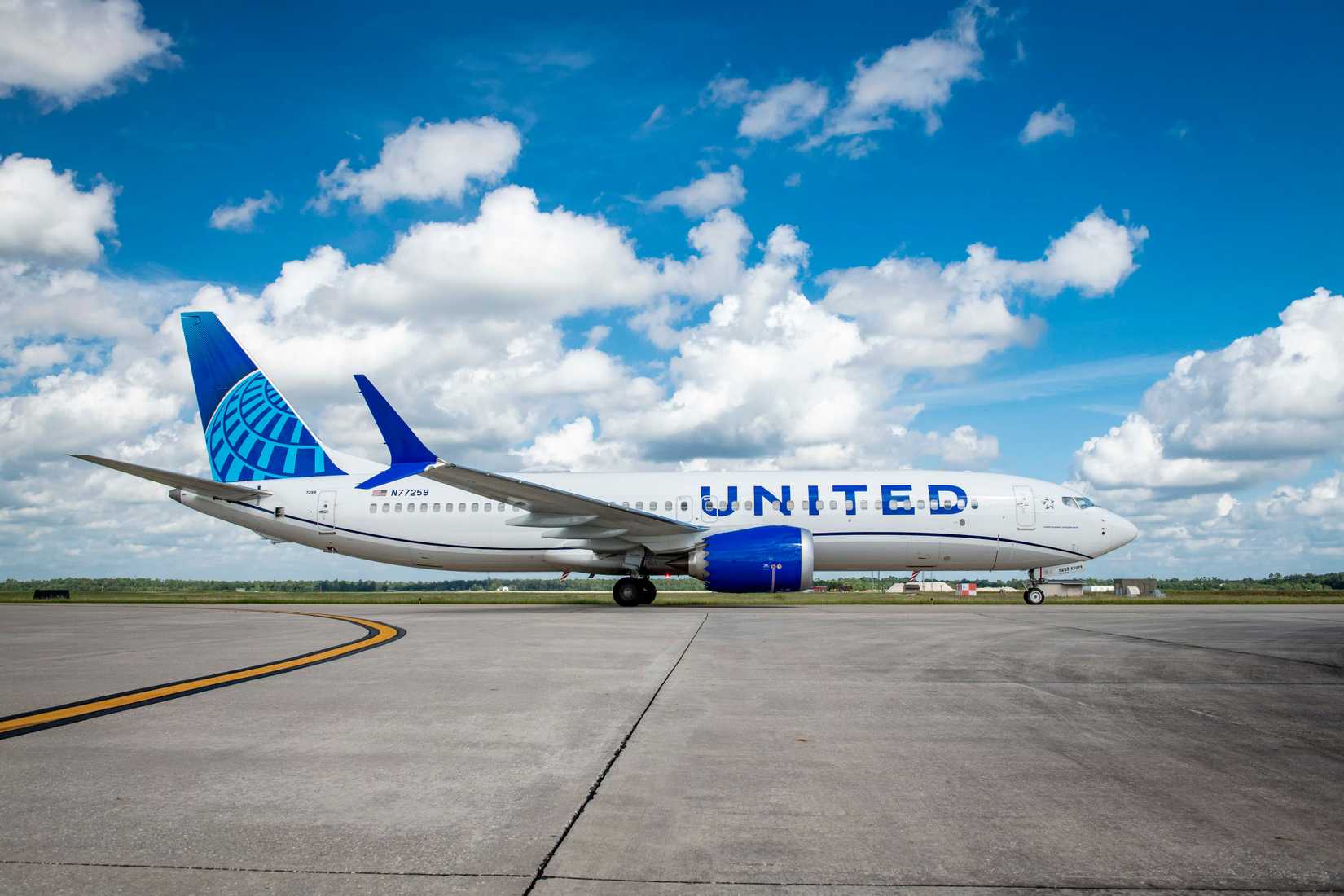 United 737 MAX 8 parked