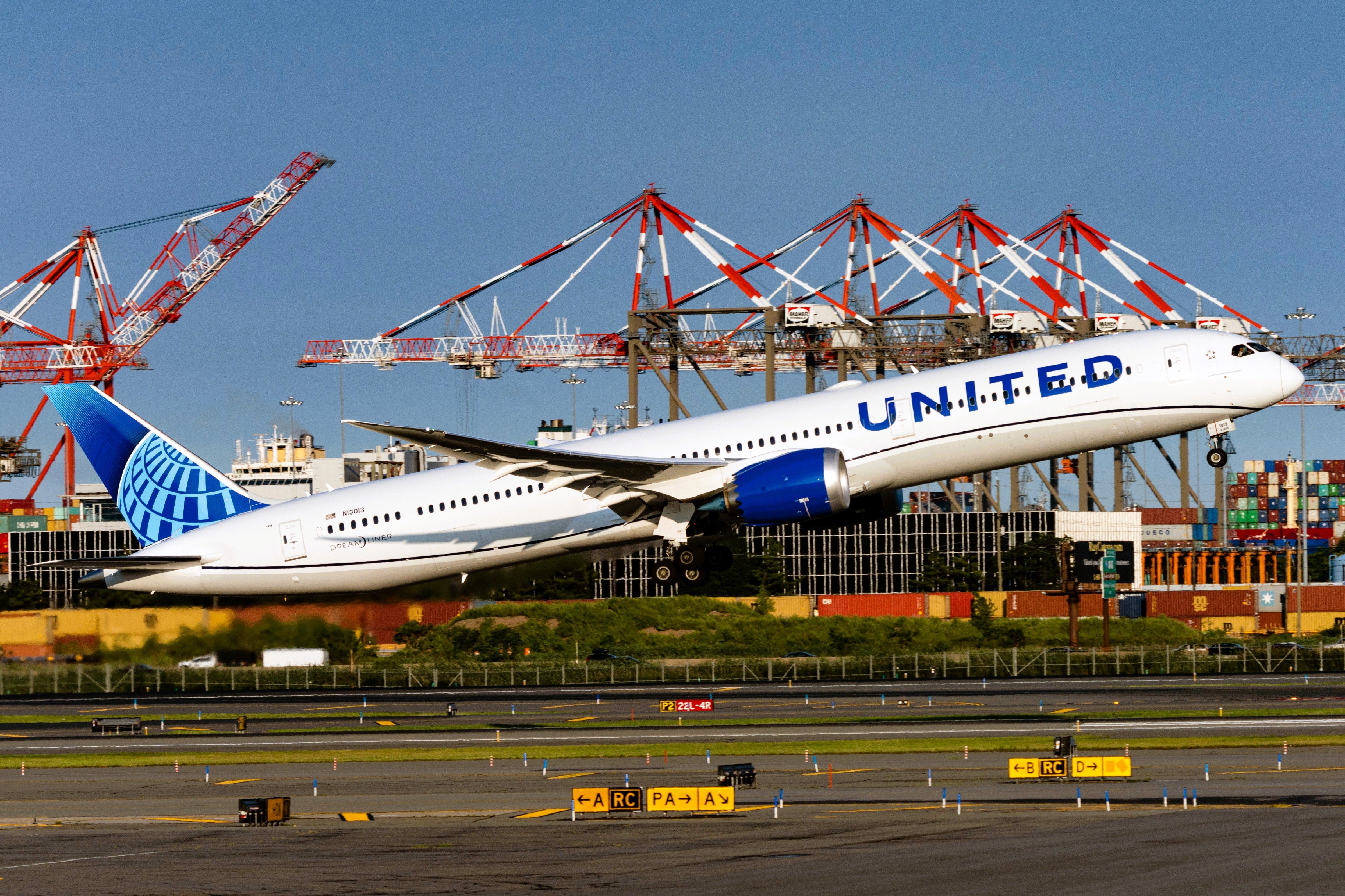 United Airlines Sued After Crew Member Allegedly Calls Jewish Passenger Sitting In Jump Seat A "Security Threat"
