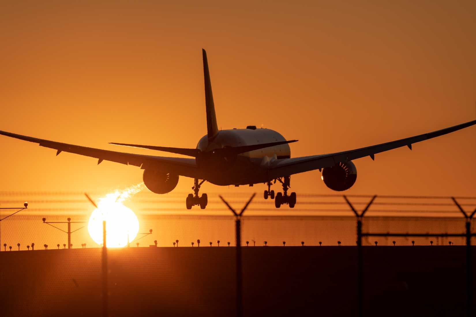 Virgin Atlantic 787 Lands