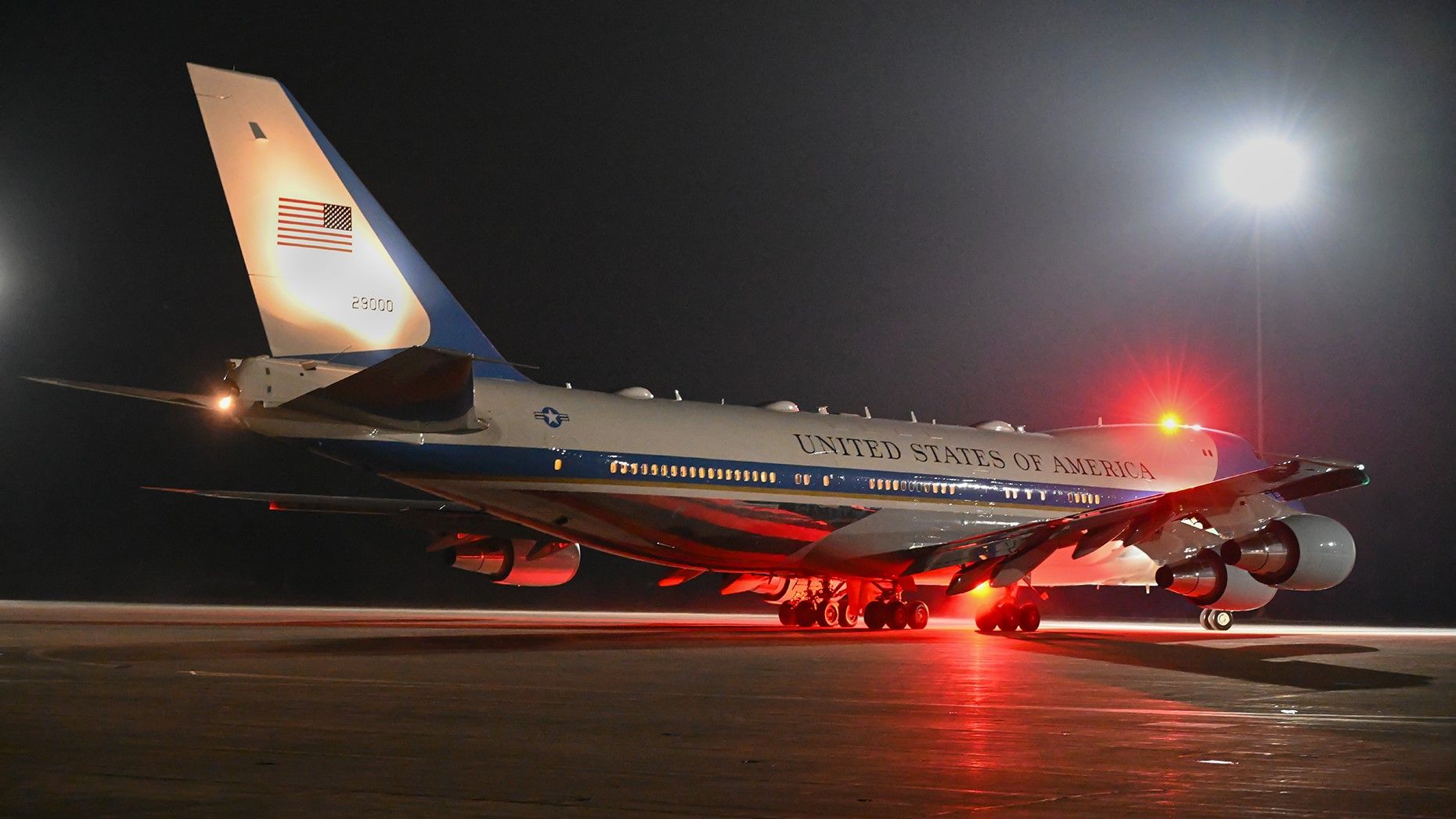 Air Force Secretary Says Luxury Boeing 747-8 Transformation Will Cost Less Than $400 Million
