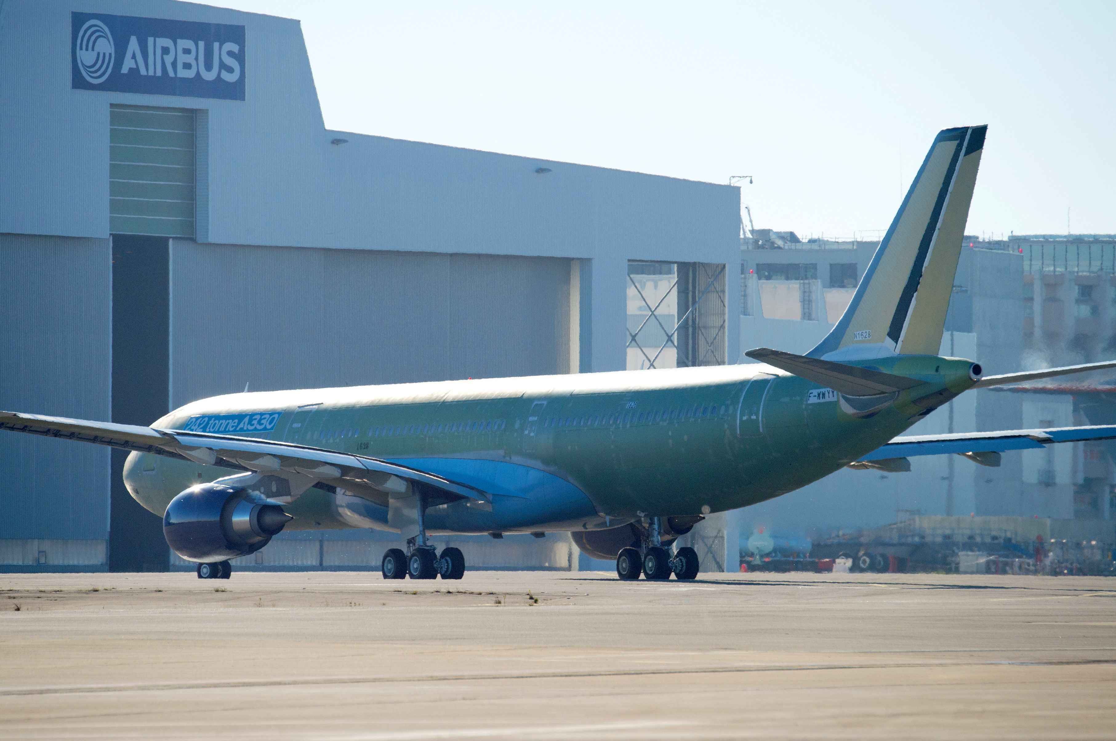 Delta Air Lines Airbus A330-200 Returns To London After Windshield