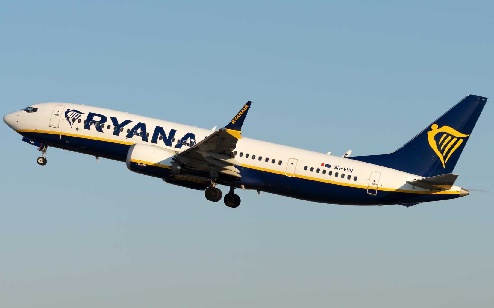 9H-VUN Ryanair Boeing 737 MAX 8-200