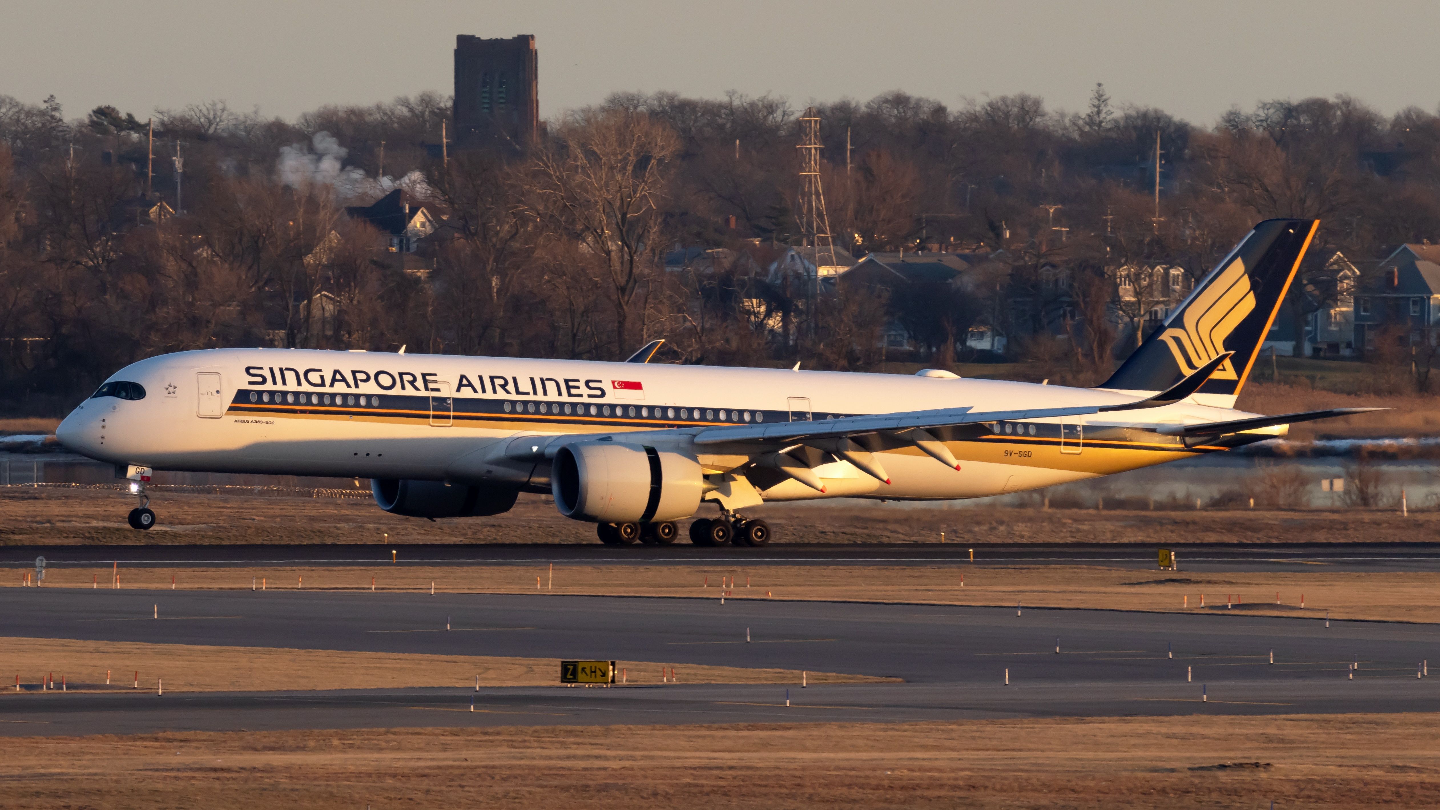 9V-SGD Singapore Airlines Airbus A350-941 (3) Cropped